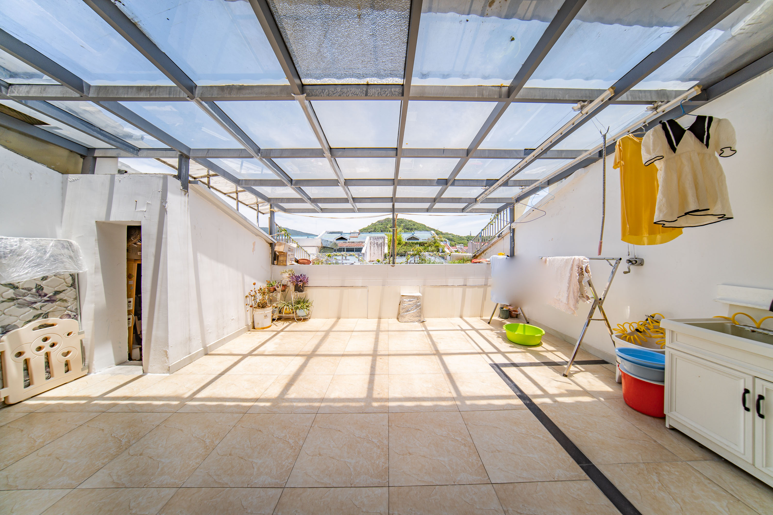 科教新村  4室2厅2卫    187.98万阳台
