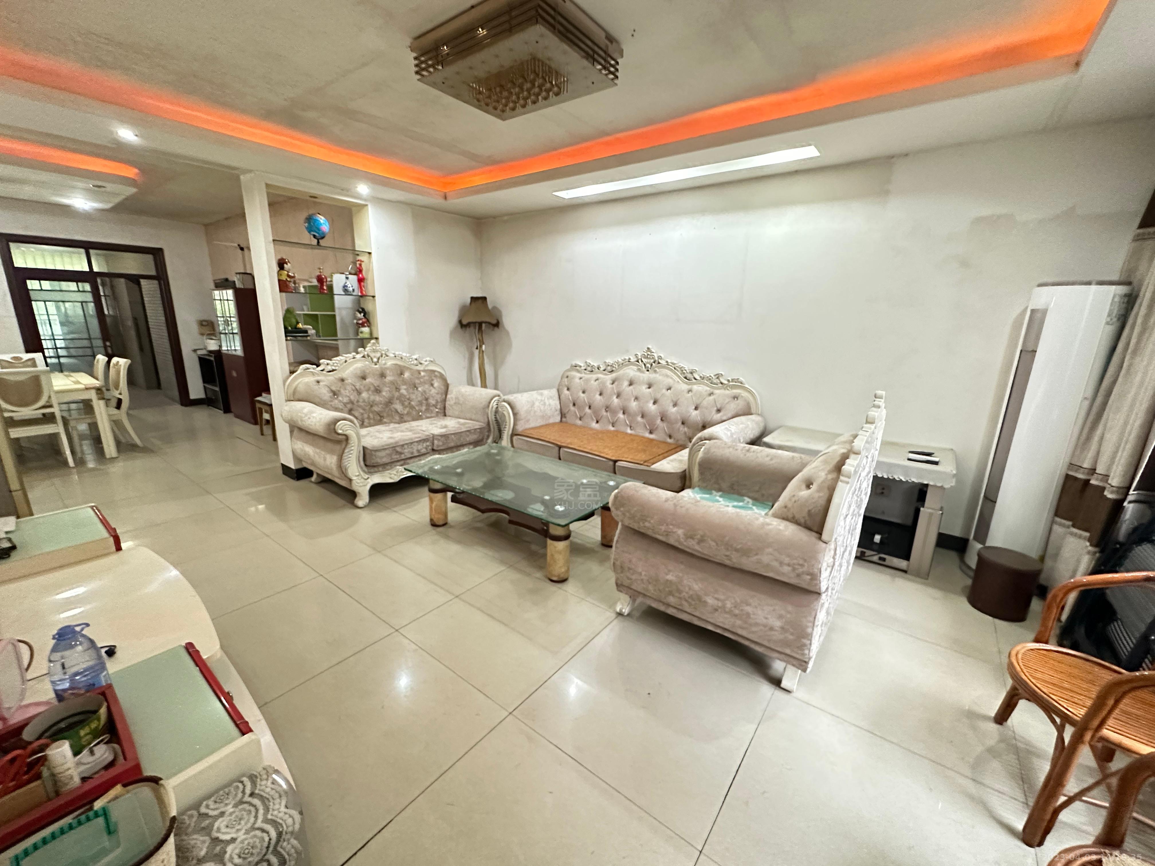 紫苑江岸 3室2厅2卫 45.0万 紫苑江岸 3室2厅2卫 45.0万室内图