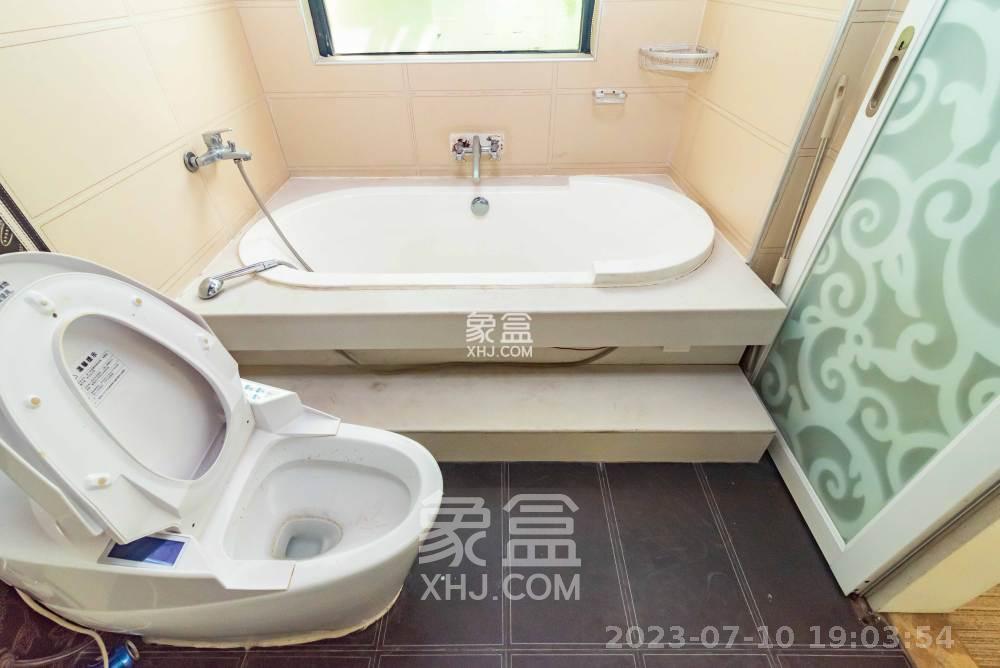 藏珑湖上国际花园 3室2厅2卫 4800.00元/月 藏珑湖上国际花园 3室2厅2卫 4800.00元/月室内图