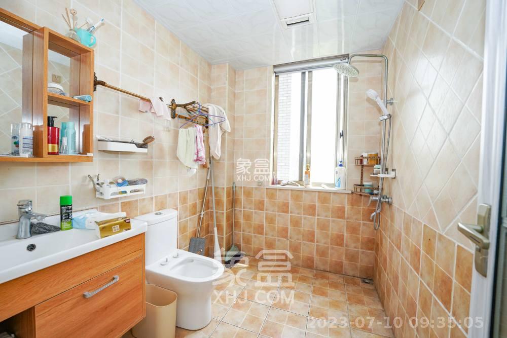 南郡明珠  6室2厅1卫    2100.0元/月 南郡明珠  6室2厅1卫    2100.0元/月室内图