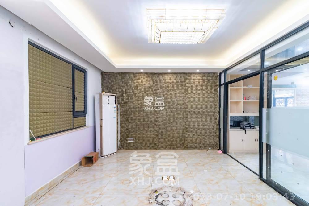 藏珑湖上国际花园 3室2厅2卫 4800.00元/月 藏珑湖上国际花园 3室2厅2卫 4800.00元/月室内图