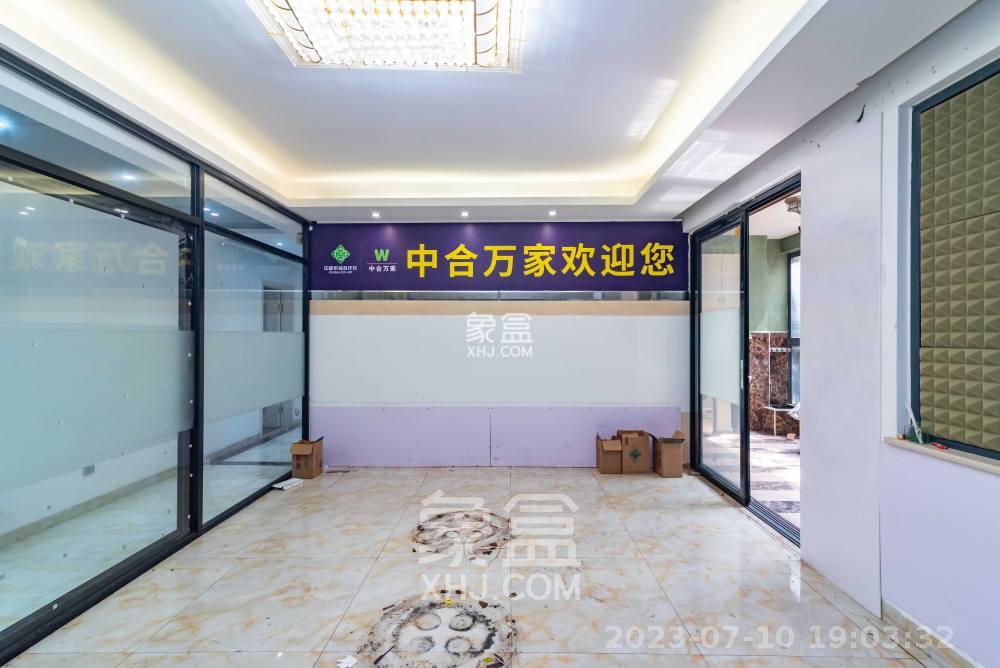 藏珑湖上国际花园 3室2厅2卫 4800.00元/月 藏珑湖上国际花园 3室2厅2卫 4800.00元/月室内图