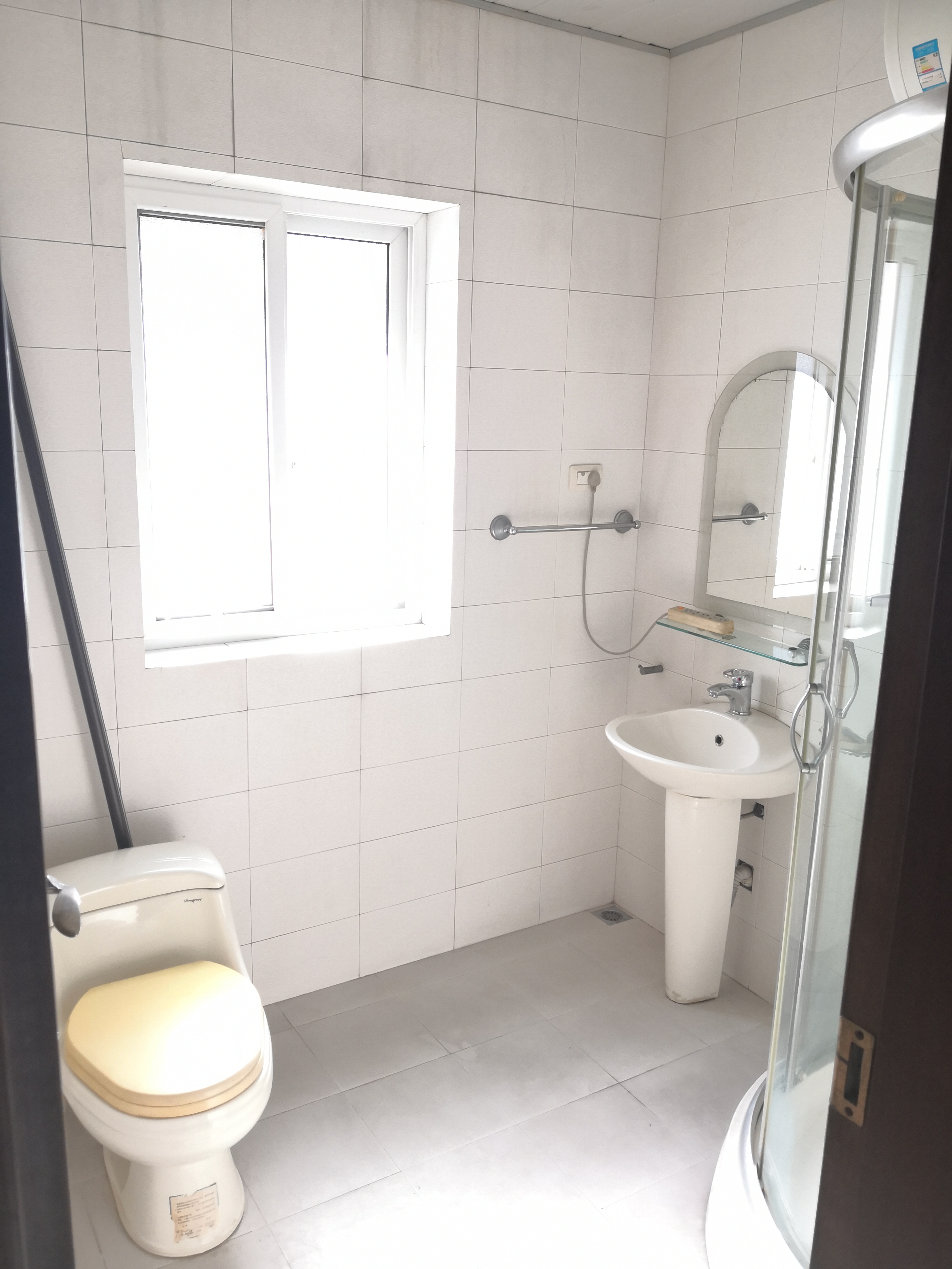 禾花园 3室2厅1卫 40.80万 禾花园 3室2厅1卫 40.80万客厅