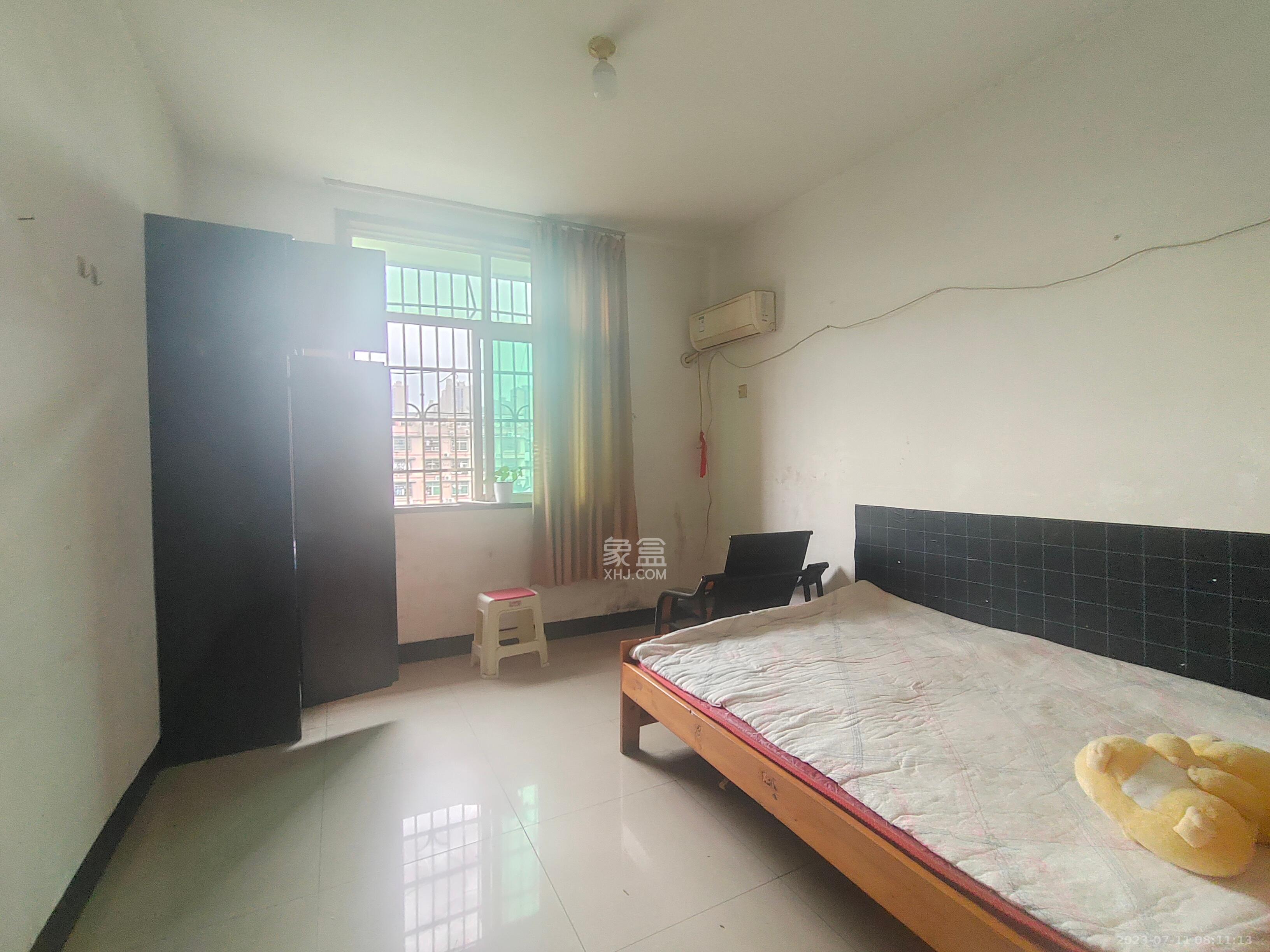 泉塘小区  3室2厅1卫   1100.00元/月室内图