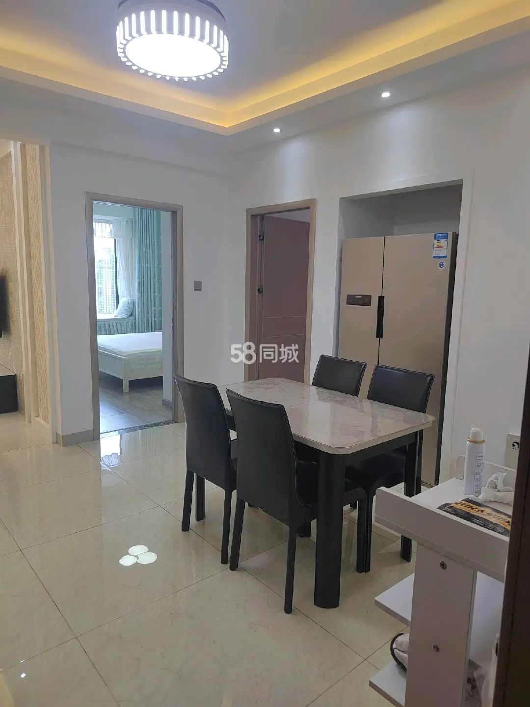 天伦国际 2室2厅1卫 2600.00元/月 天伦国际 2室2厅1卫 2600.00元/月室内图