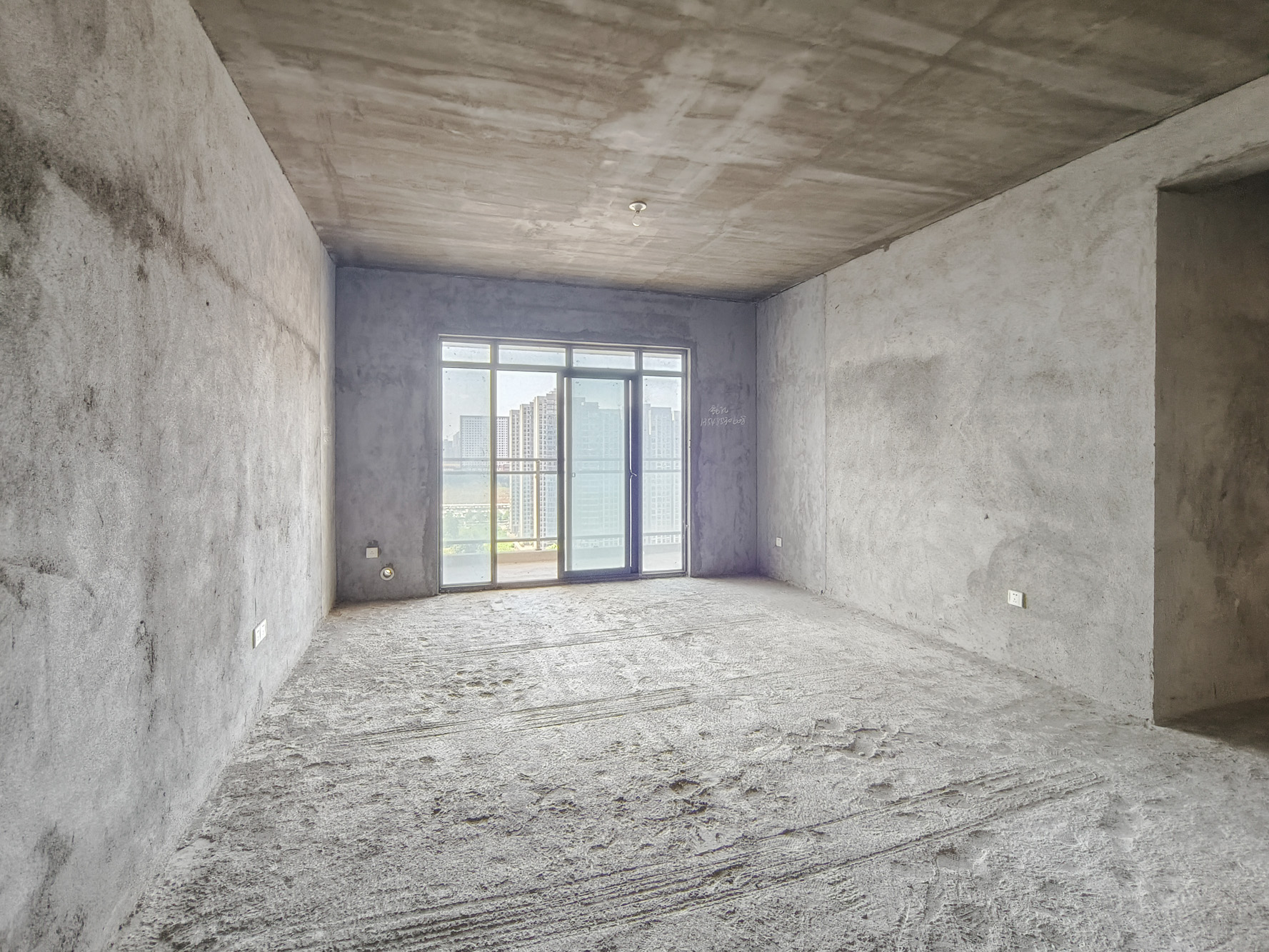 盛地尊域 4室2厅1卫 75.0万 盛地尊域 4室2厅1卫 75.0万客厅