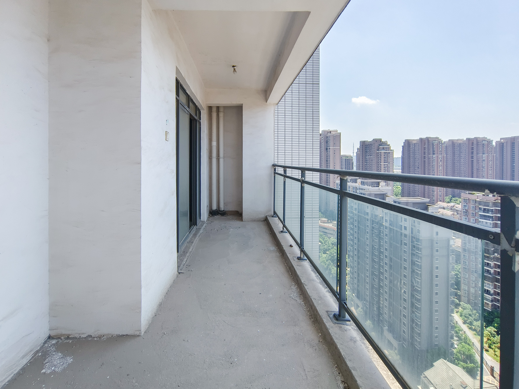 盛地尊域 4室2厅1卫 75.0万 盛地尊域 4室2厅1卫 75.0万阳台