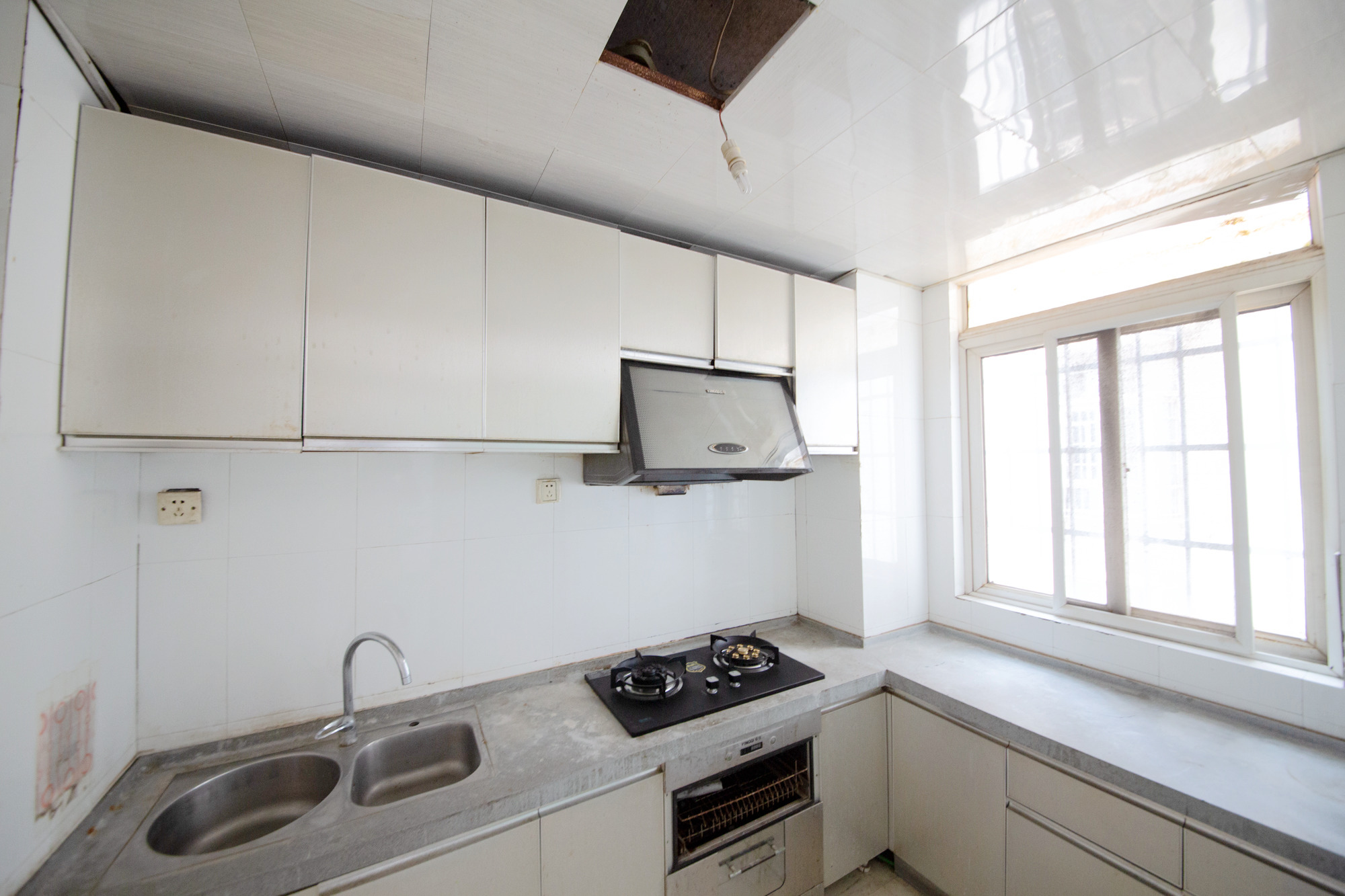 长远华樟名府 3室2厅1卫 84.0万 长远华樟名府 3室2厅1卫 84.0万厨房