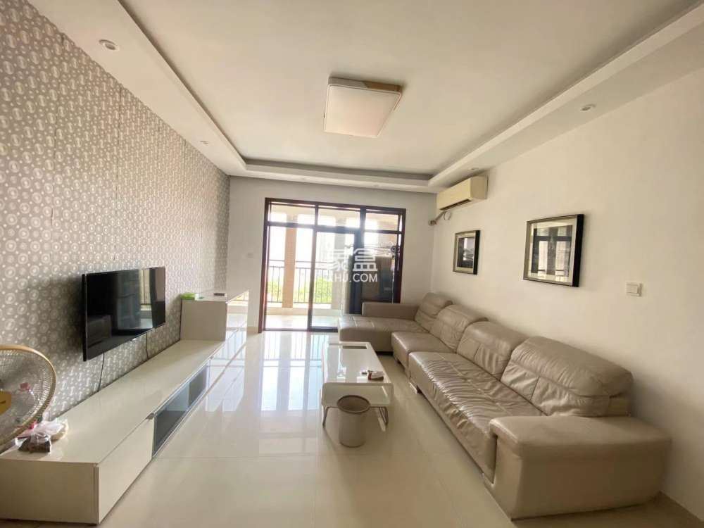 金色荷塘  2室2厅1卫    49.0万