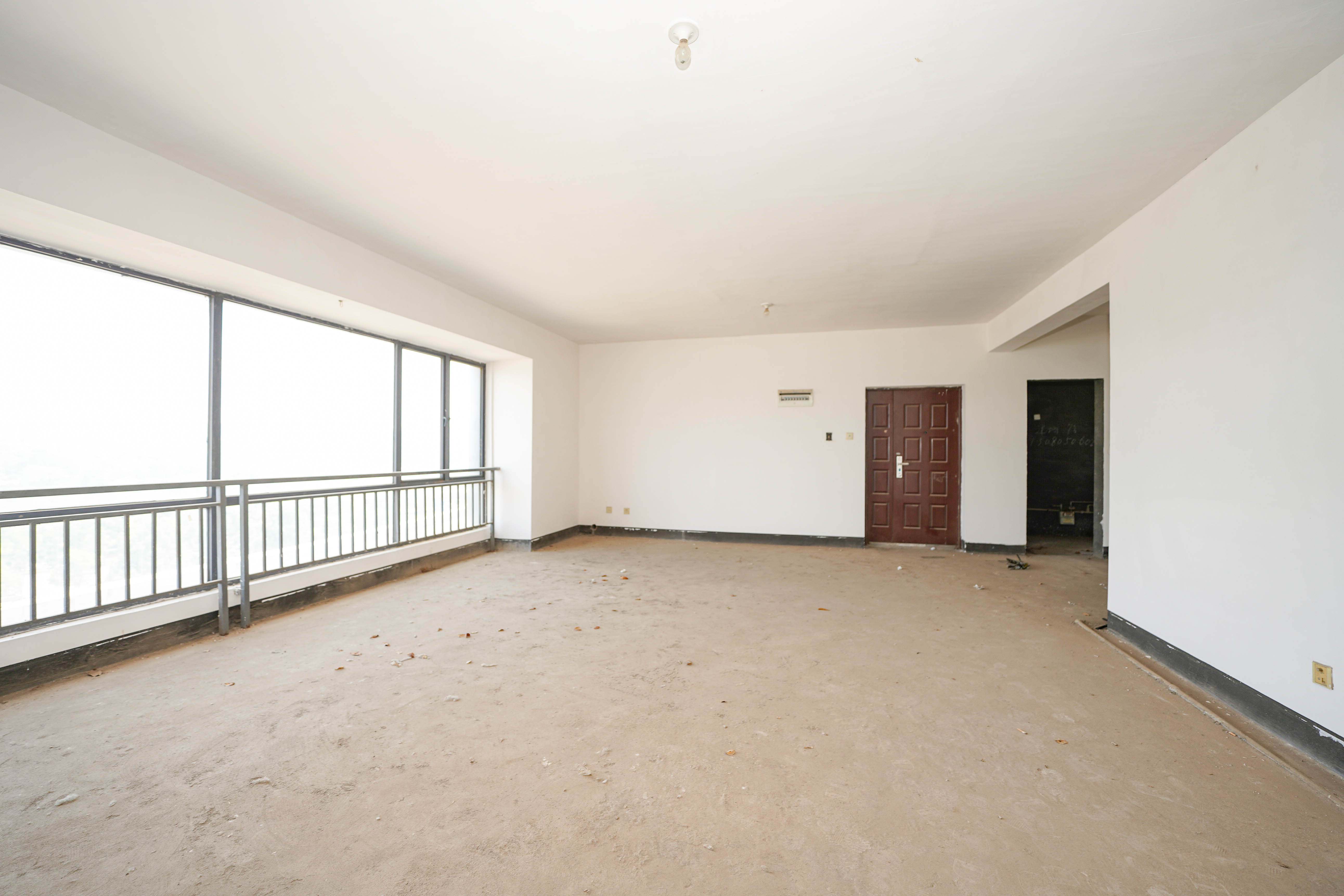 中信城市广场(中信新城一期) 4室2厅2卫 122.8万 中信城市广场(中信新城一期) 4室2厅2卫 122.8万客厅