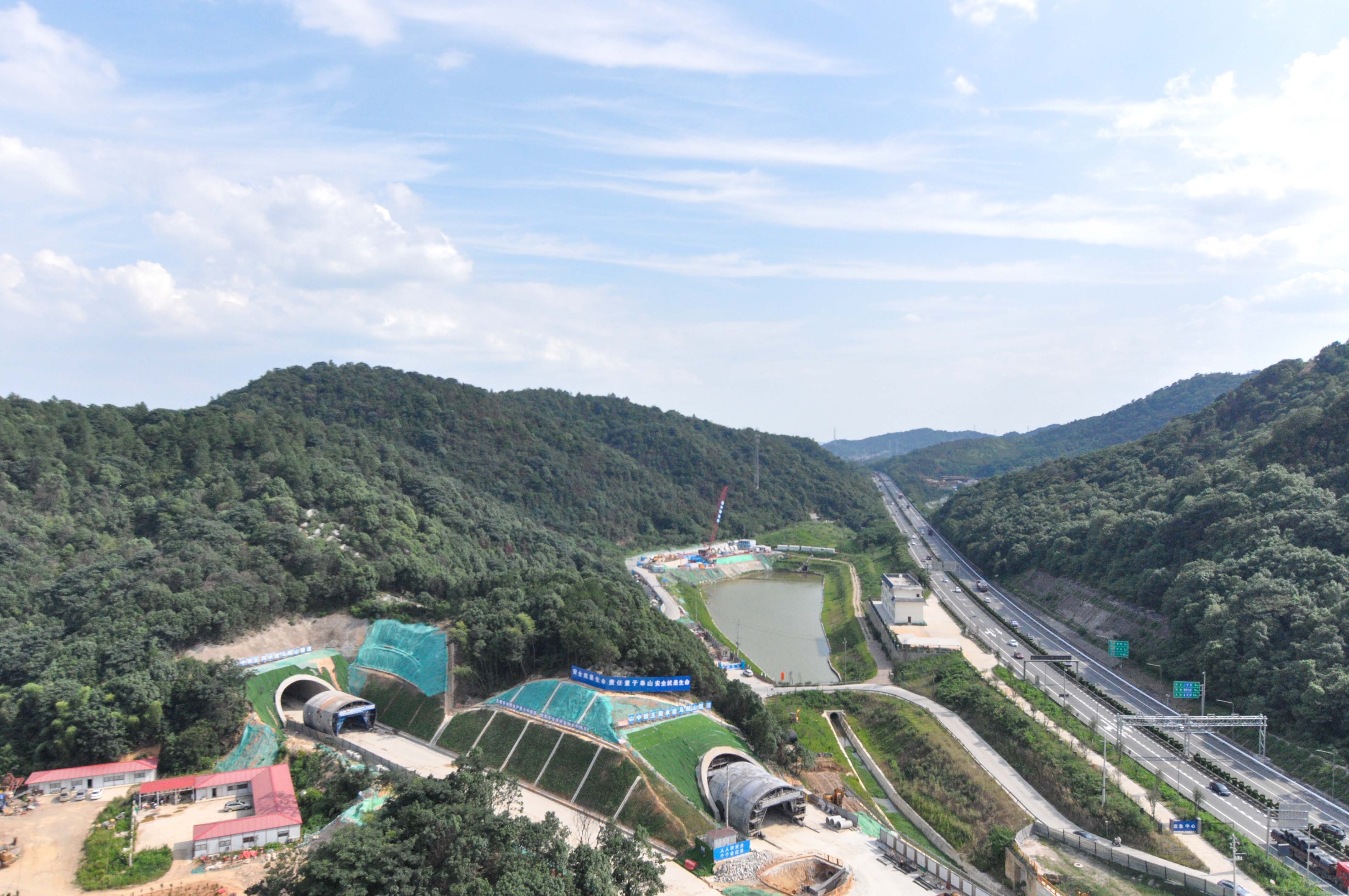 梅溪正荣府  4室2厅1卫   225.00万其他