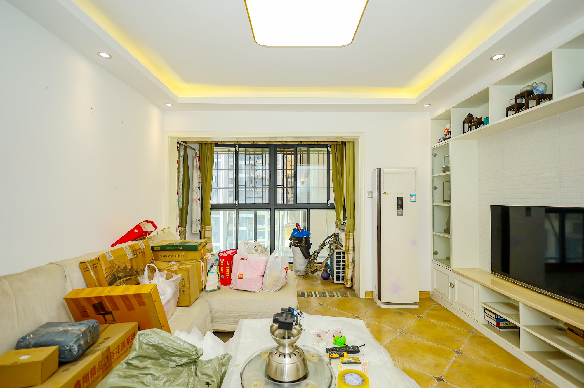 蓝山郡 3室2厅1卫 80.0万 蓝山郡 3室2厅1卫 80.0万客厅