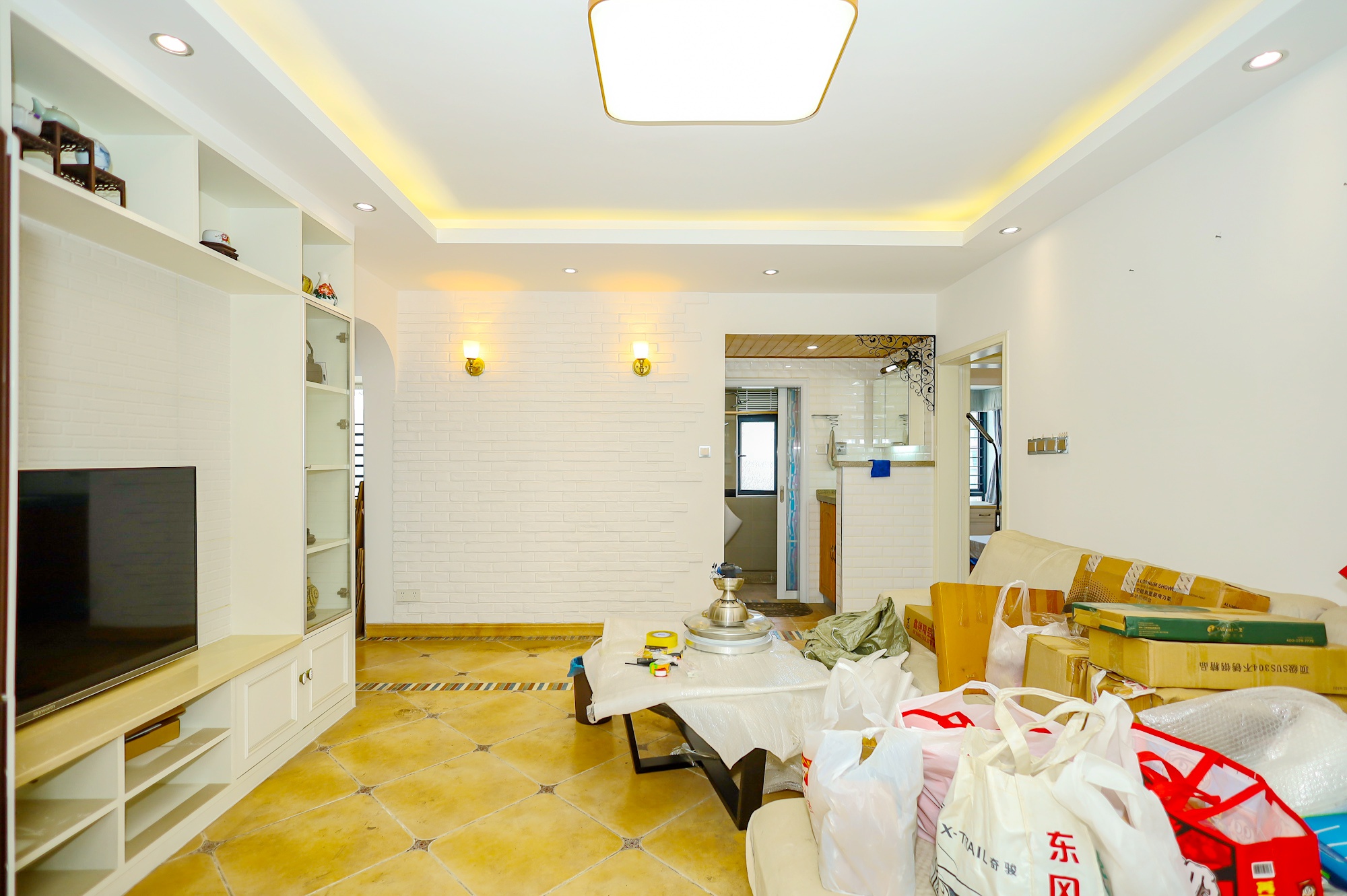 蓝山郡 3室2厅1卫 80.0万 蓝山郡 3室2厅1卫 80.0万客厅