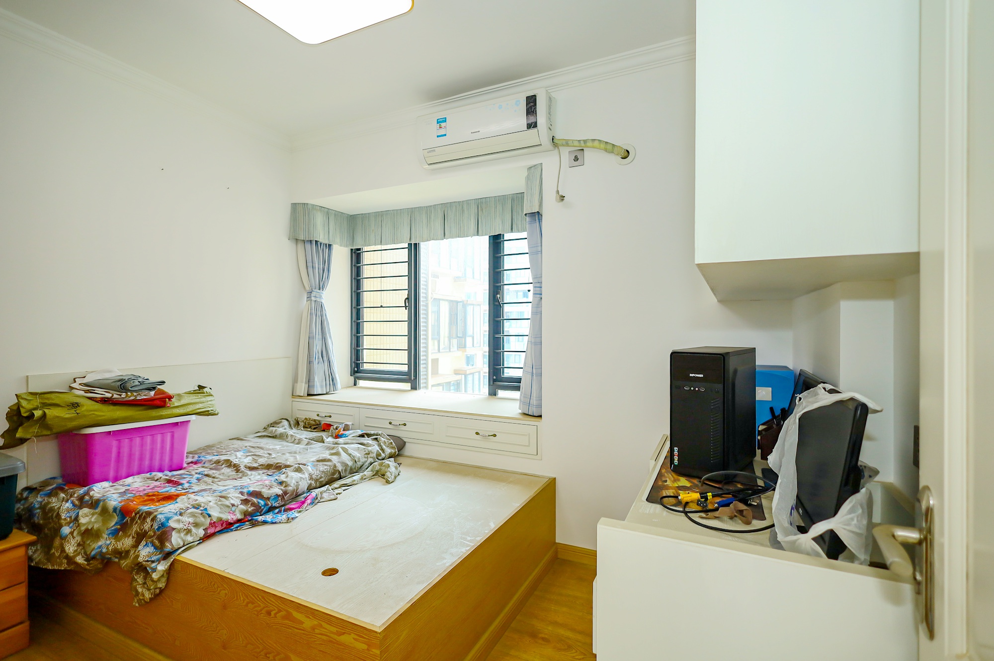 蓝山郡 3室2厅1卫 80.0万 蓝山郡 3室2厅1卫 80.0万卧室