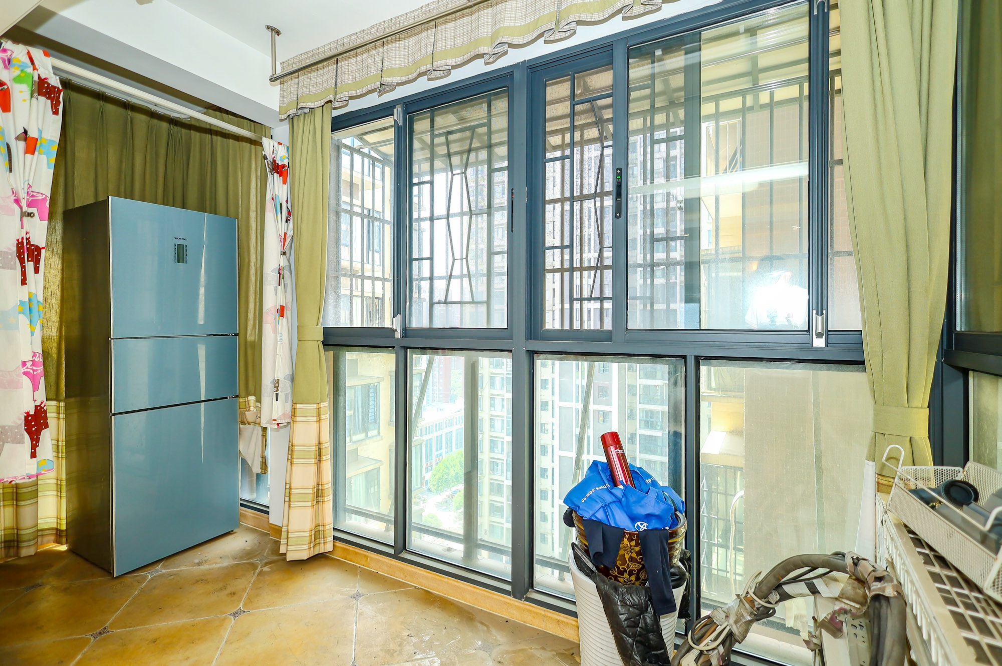 蓝山郡 3室2厅1卫 80.0万 蓝山郡 3室2厅1卫 80.0万阳台