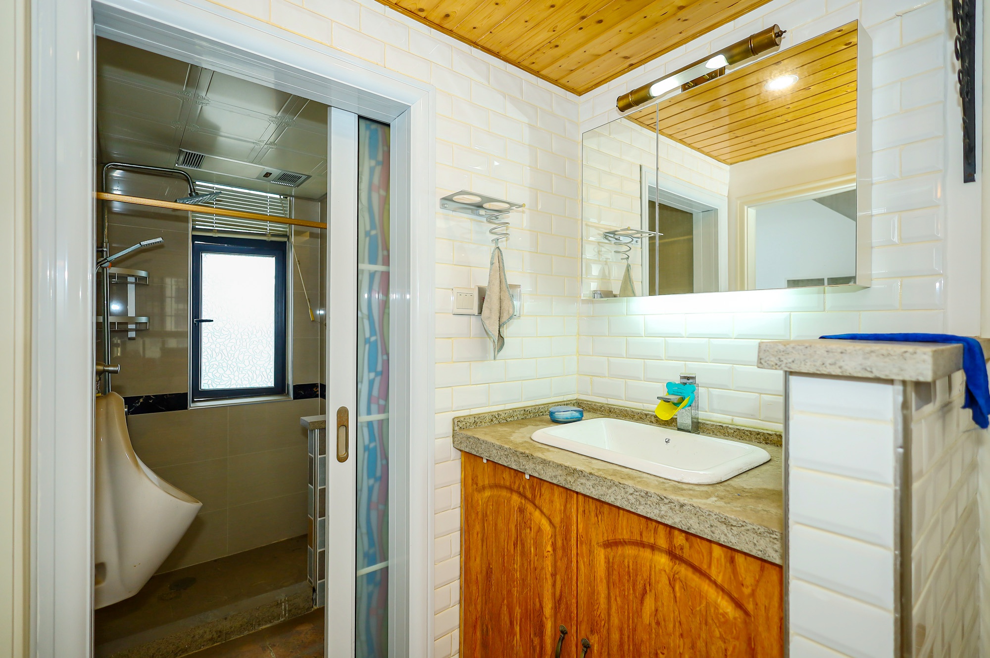 蓝山郡 3室2厅1卫 80.0万 蓝山郡 3室2厅1卫 80.0万卫生间