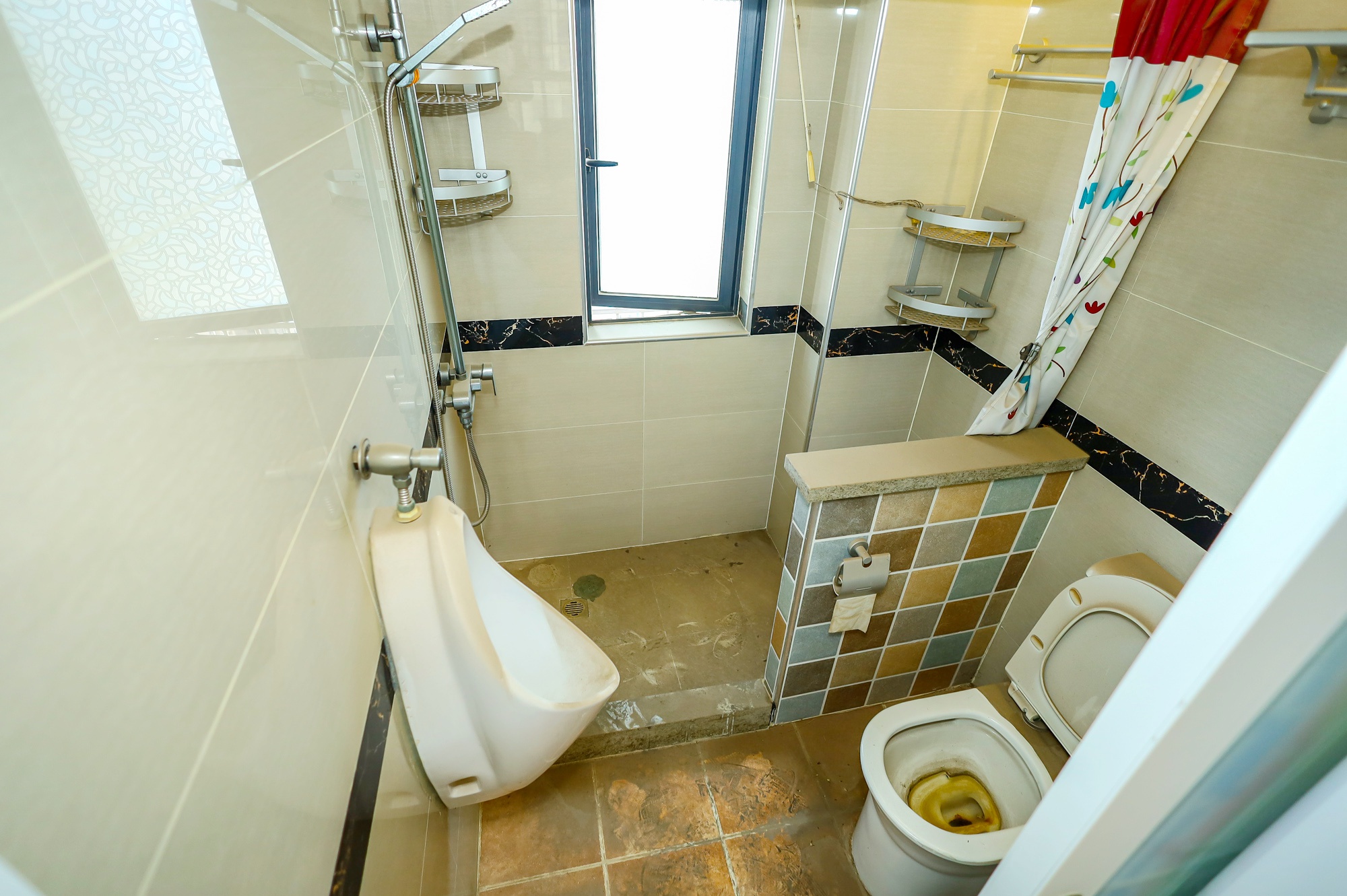 蓝山郡 3室2厅1卫 80.0万 蓝山郡 3室2厅1卫 80.0万卫生间