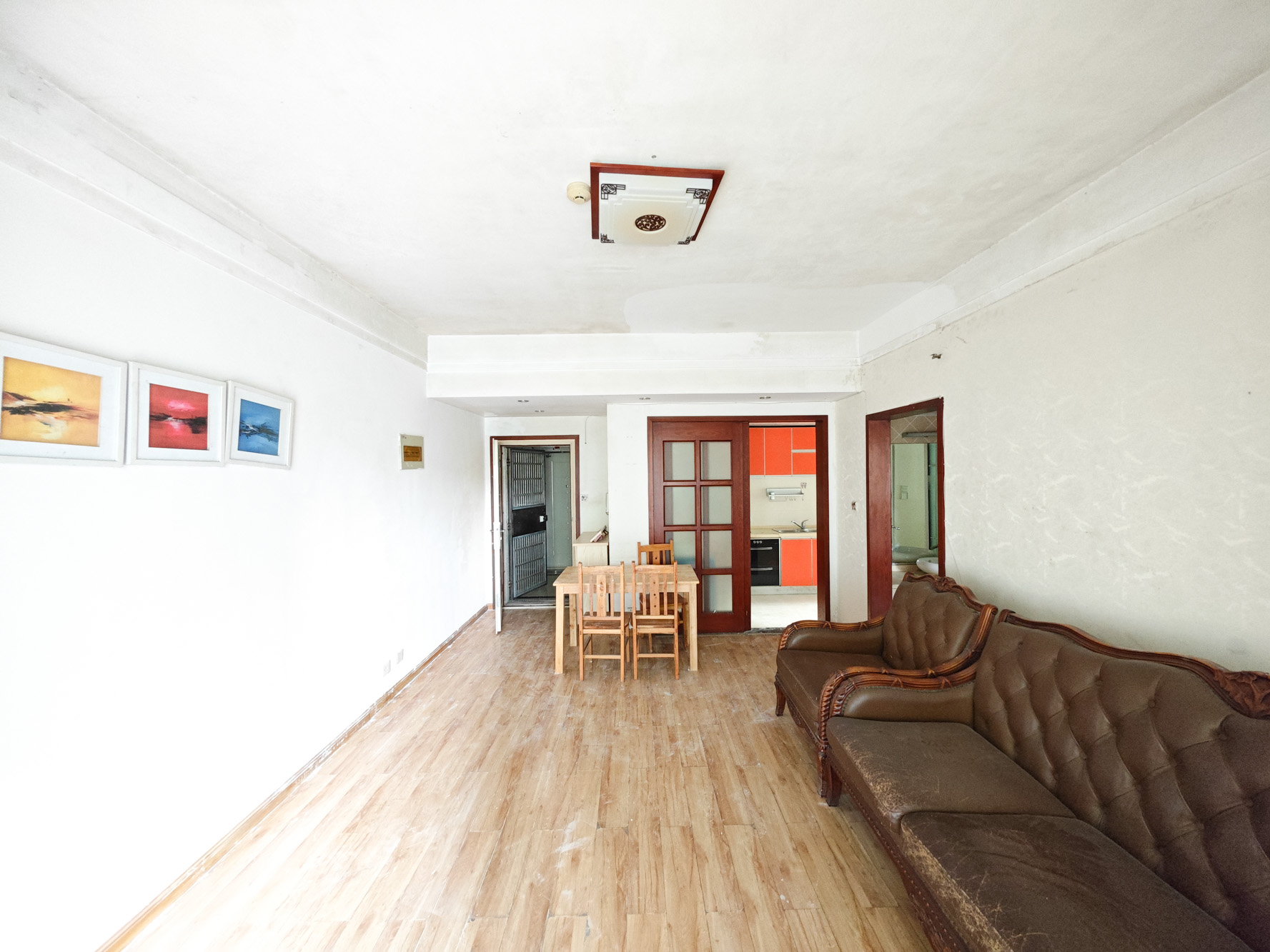 满庭芳小区  2室1厅1卫    63.0万客厅