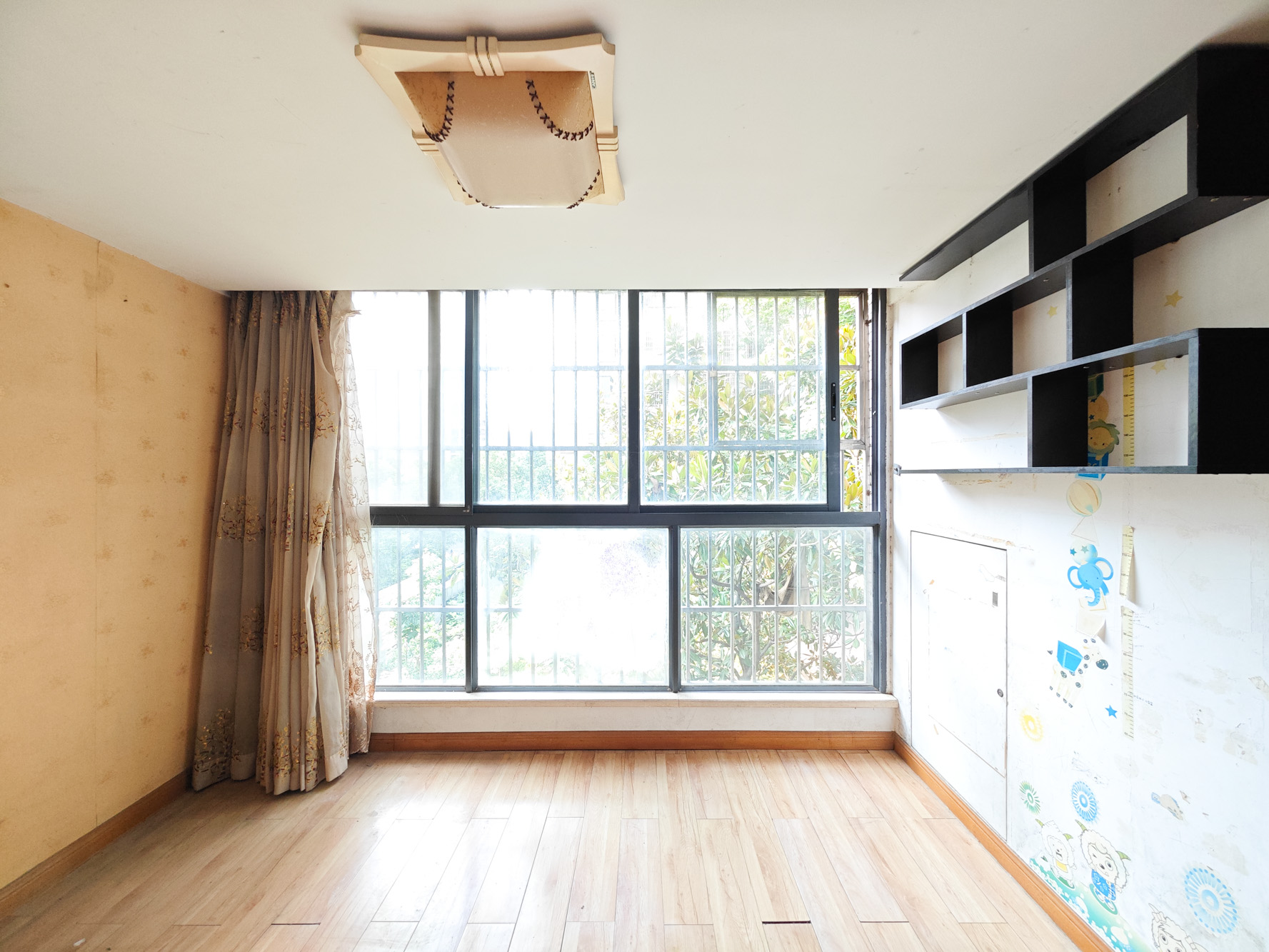 满庭芳小区  2室1厅1卫    63.0万卧室