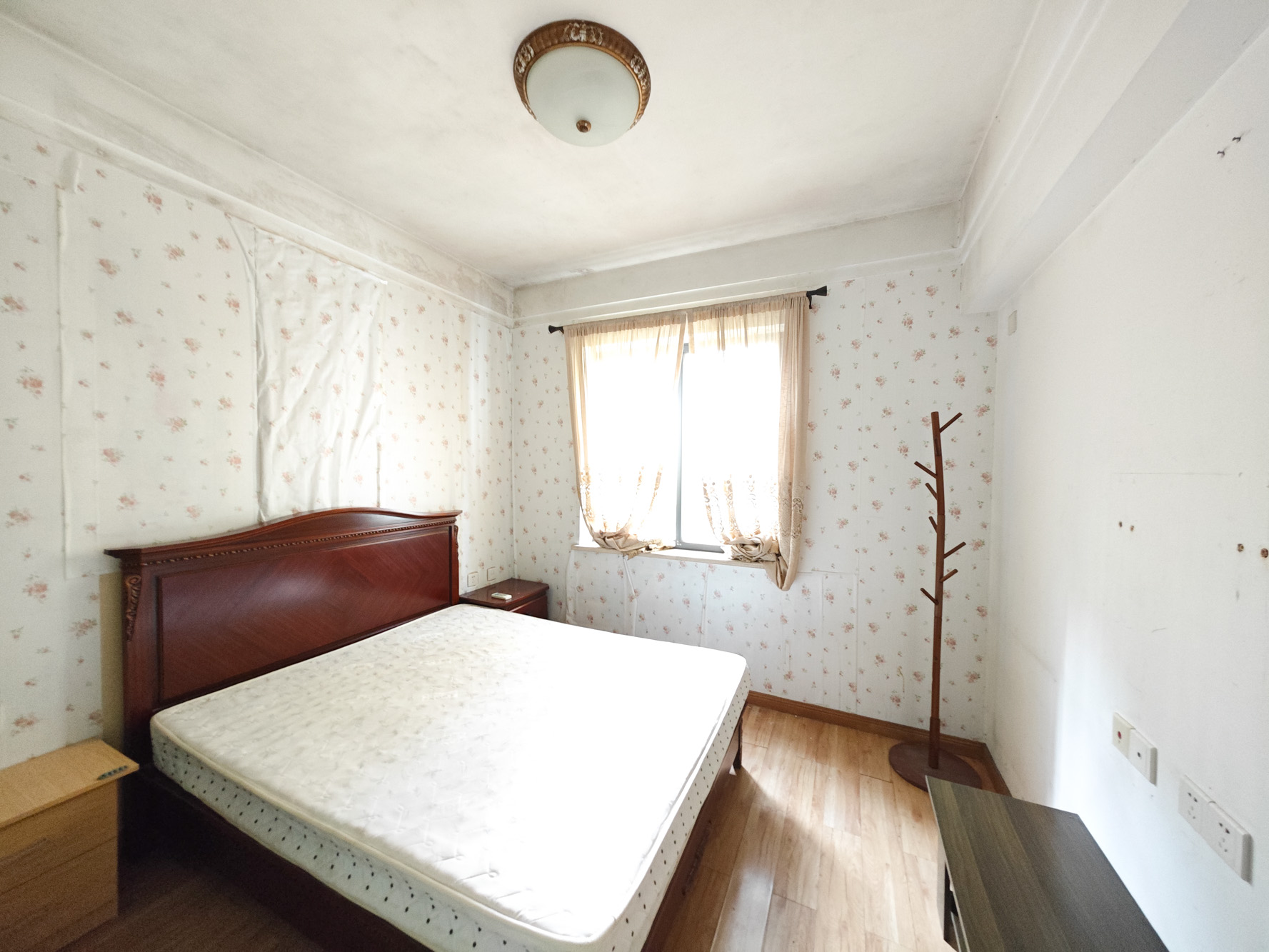 满庭芳小区  2室1厅1卫    63.0万卧室