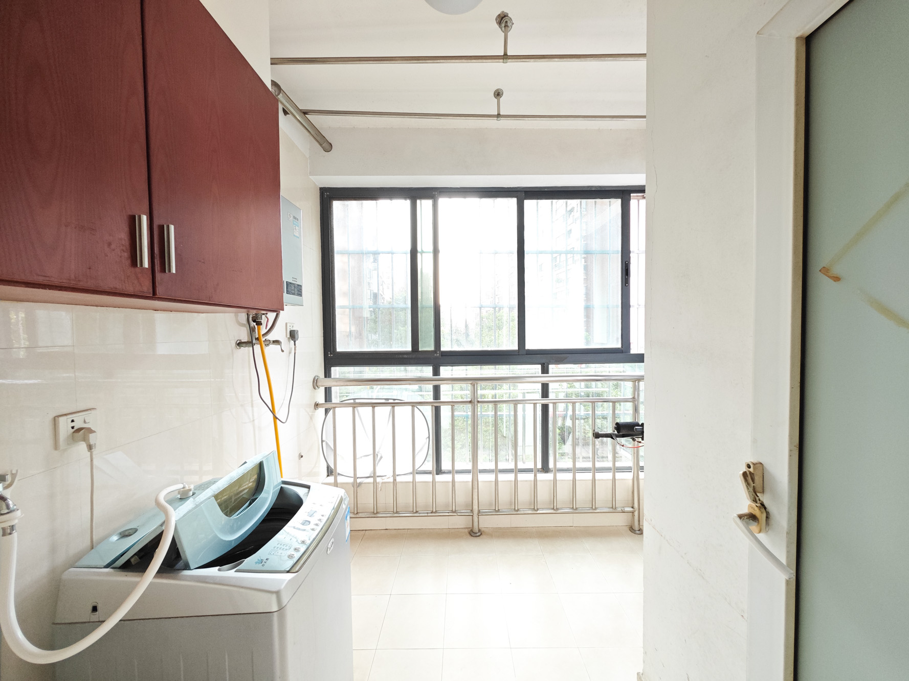 满庭芳小区  2室1厅1卫    63.0万阳台