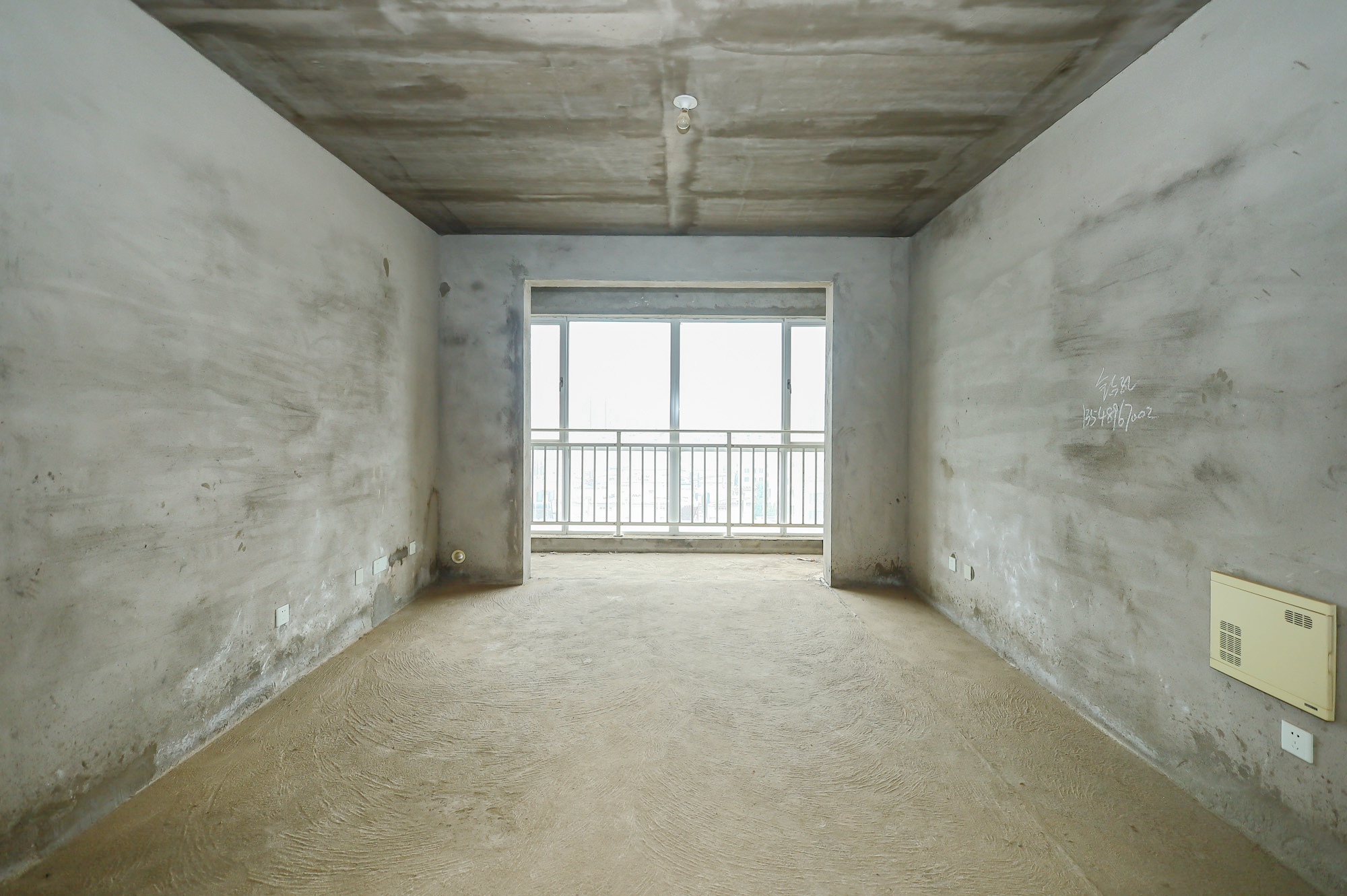 恒广国际景园一二区 2室2厅1卫 65.0万 恒广国际景园一二区 2室2厅1卫 65.0万客厅