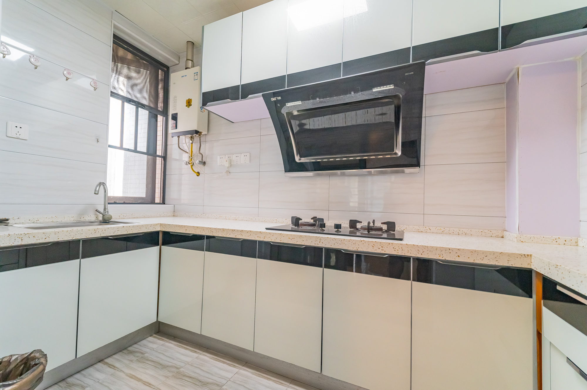 恒基凯旋门三期  3室2厅1卫    91.77万厨房