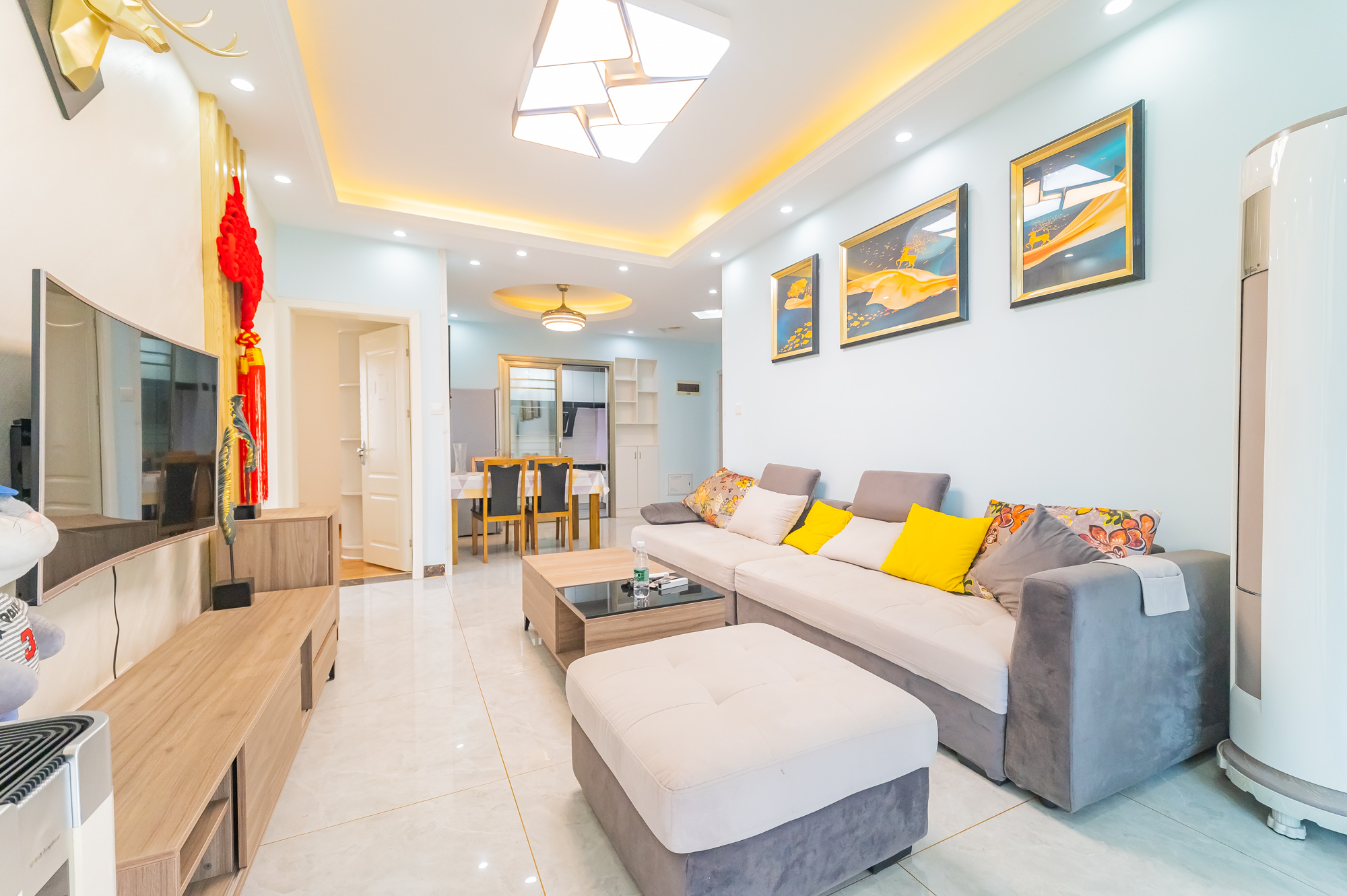 恒基凯旋门三期  3室2厅1卫    91.77万客厅