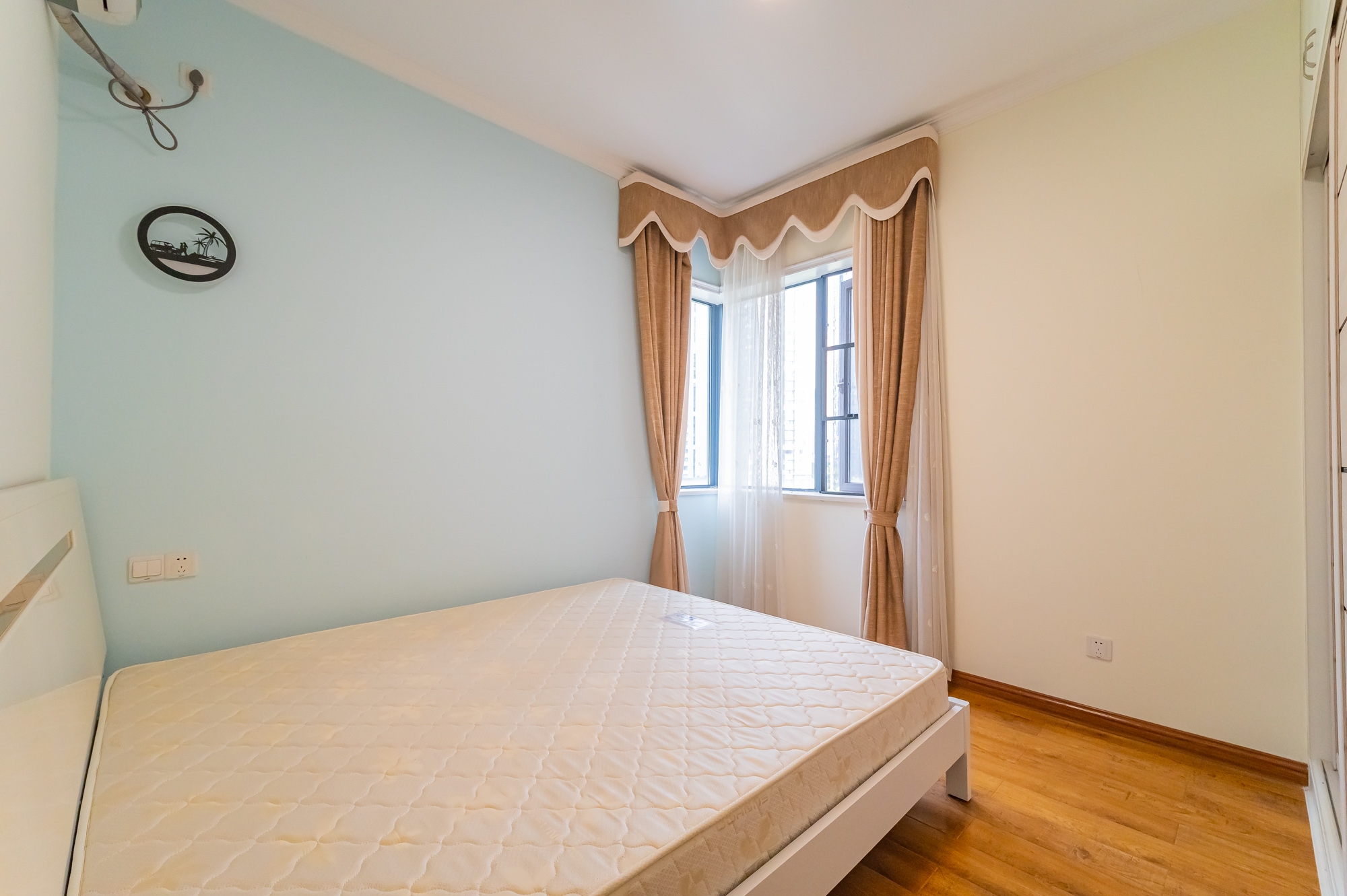 恒基凯旋门三期  3室2厅1卫    91.77万卧室