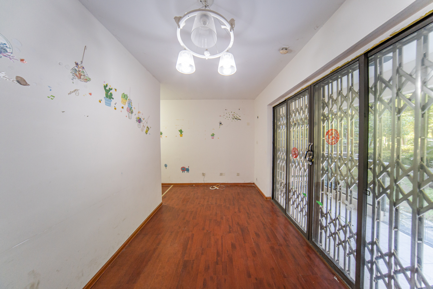 曙光泊岸  3室2厅2卫    154.0万客厅