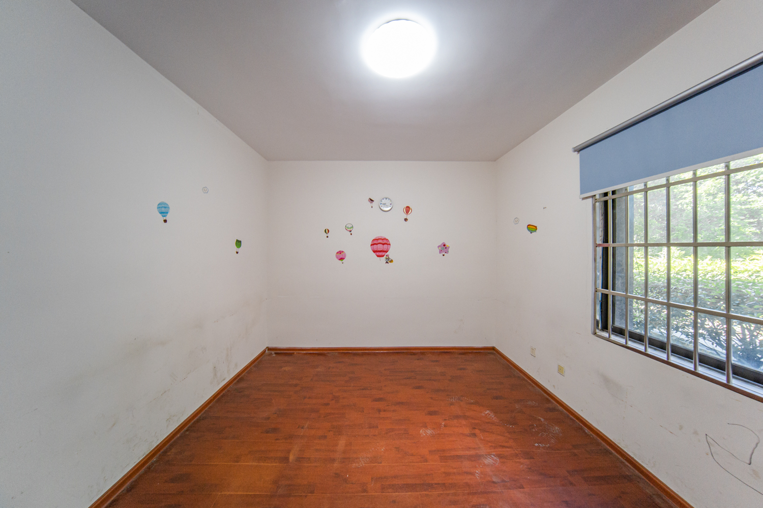 曙光泊岸  3室2厅2卫    154.0万卧室