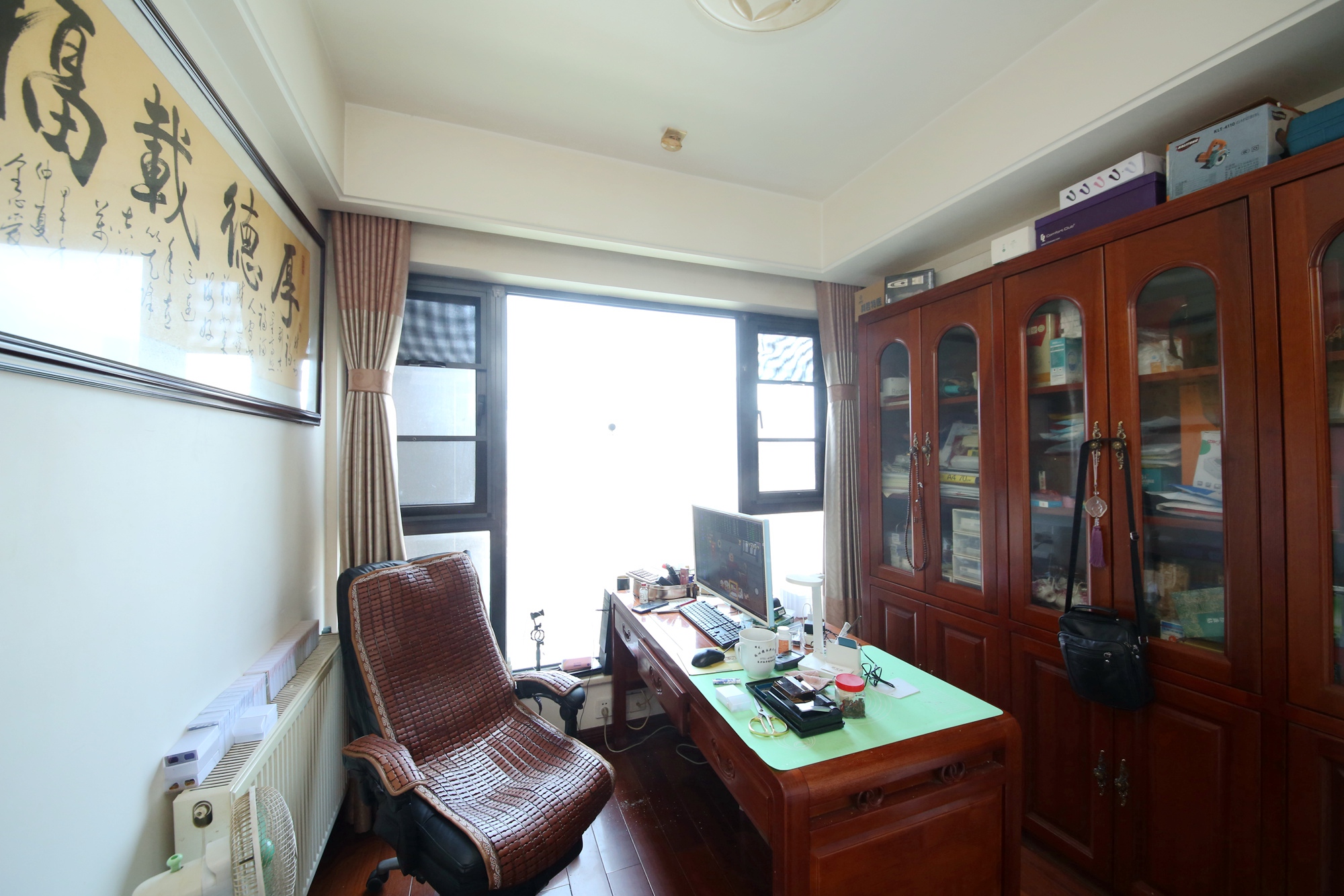 红橡华园(菲莎公馆)  3室2厅2卫   205.00万卧室