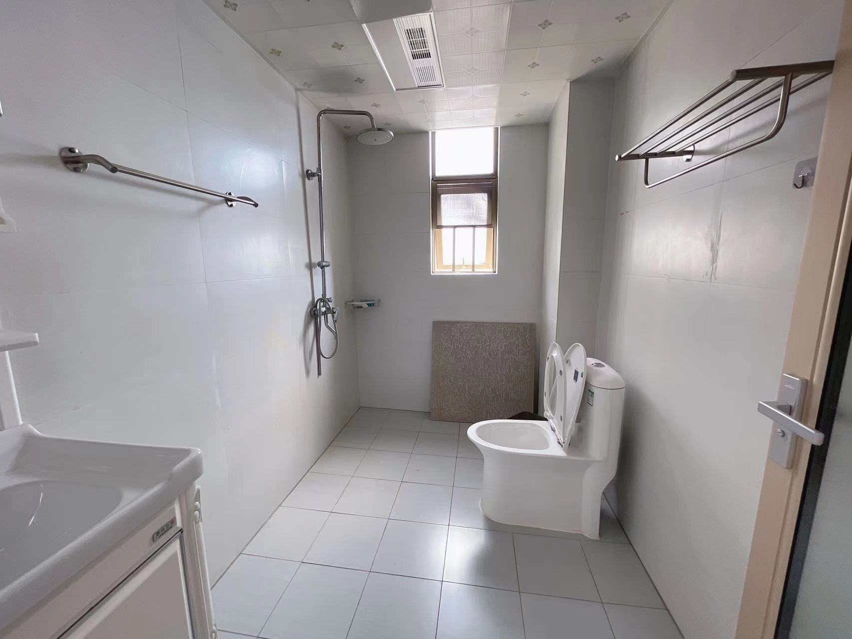 奥园广场  3室2厅2卫    90.0万 奥园广场  3室2厅2卫    90.0万室内图