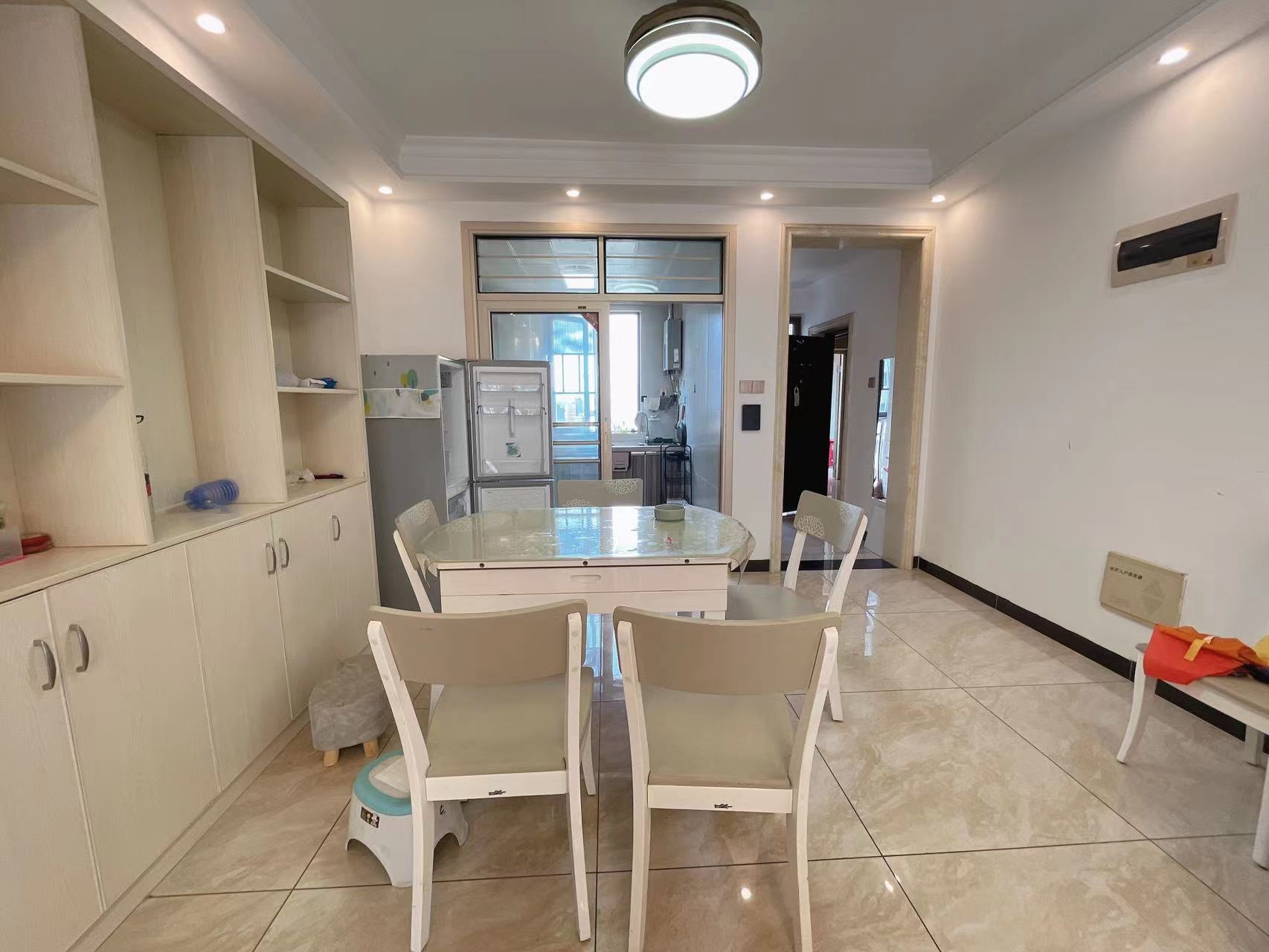 奥园广场  3室2厅2卫    90.0万 奥园广场  3室2厅2卫    90.0万室内图