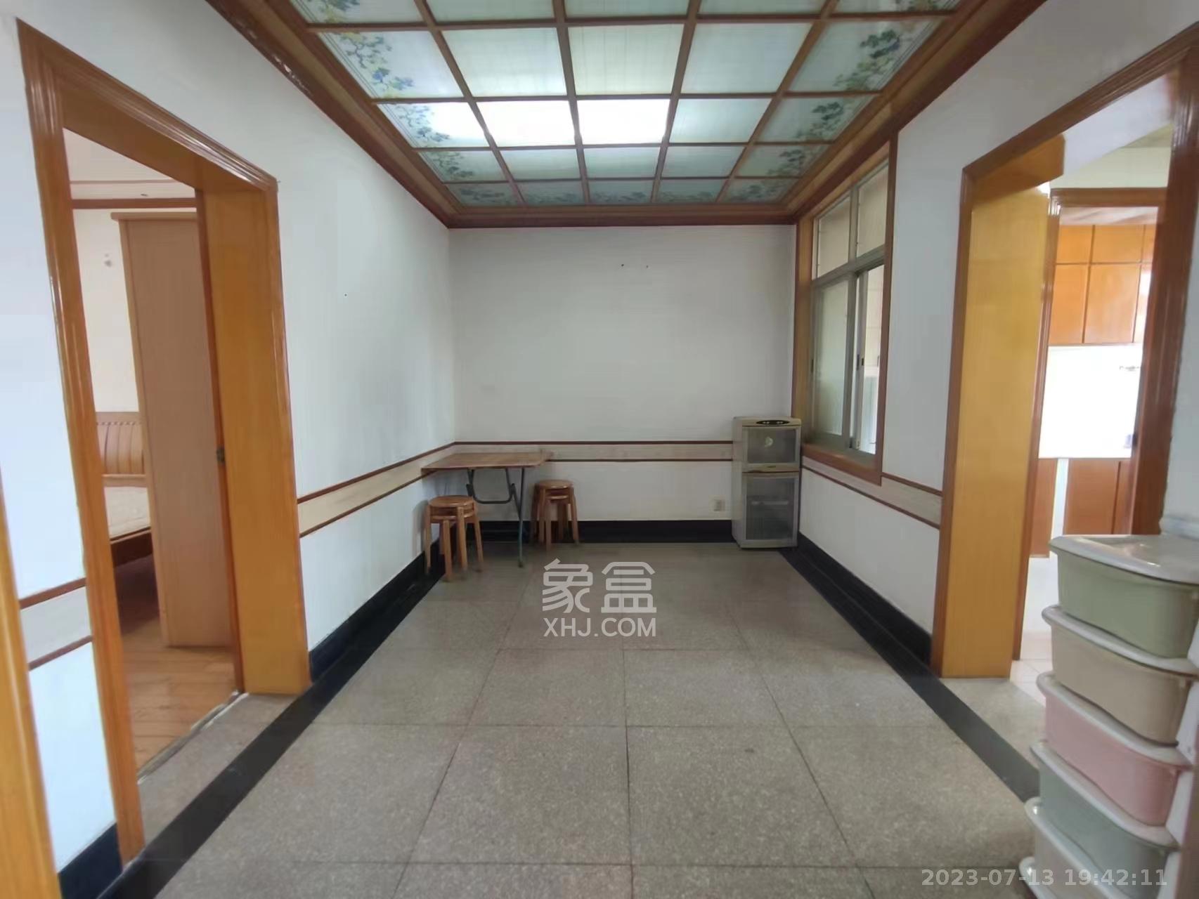 东风一村社区房（王家垅）  3室2厅1卫   2300.00元/月室内图