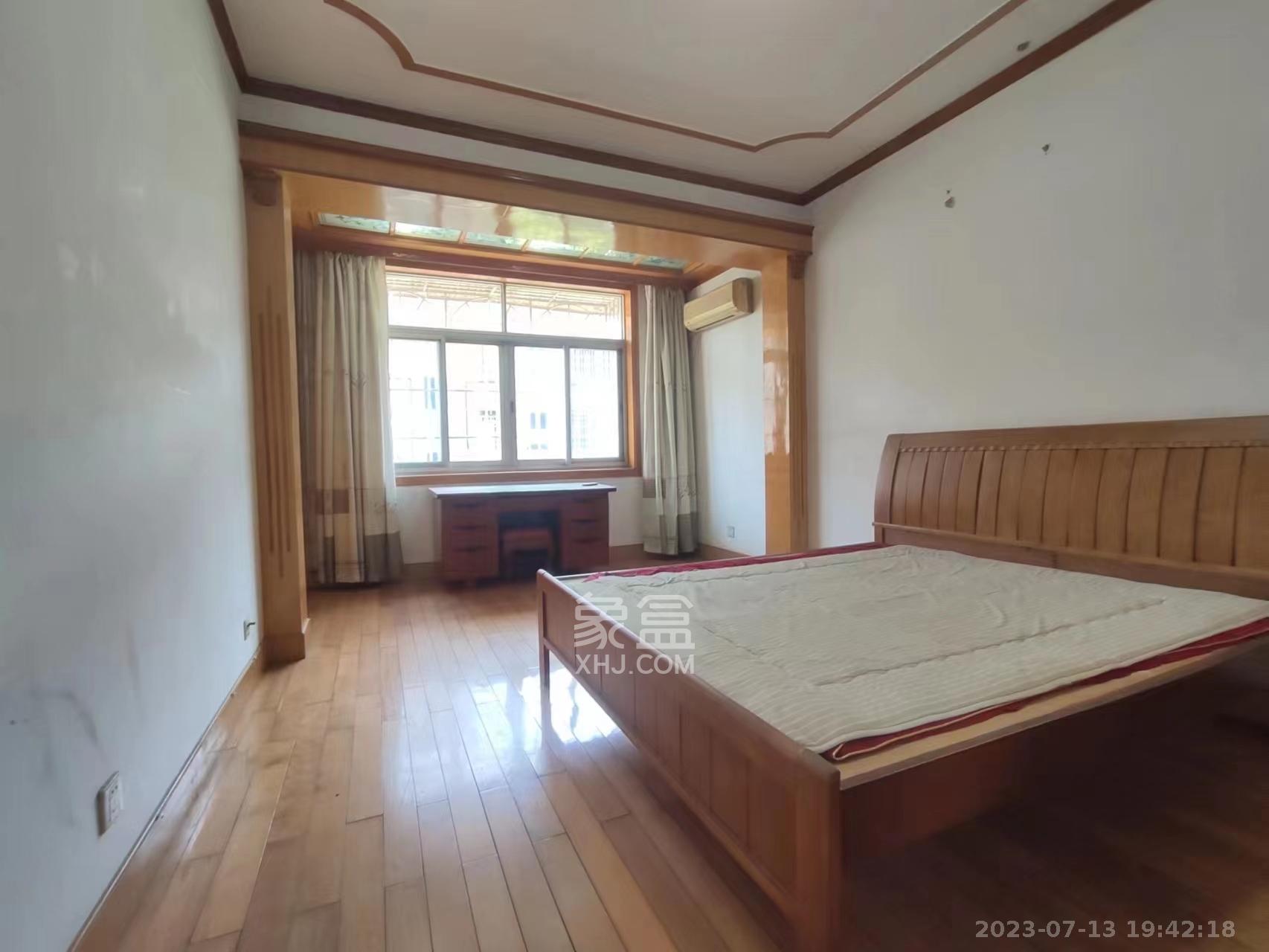 东风一村社区房（王家垅）  3室2厅1卫   2300.00元/月室内图