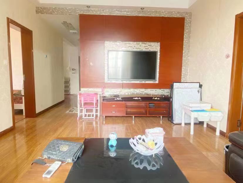湘岳兰庭  3室2厅2卫   2300.00元/月室内图