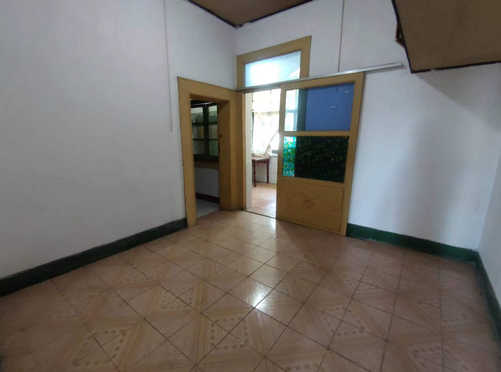 向阳二村 2室2厅1卫 12.0万 向阳二村 2室2厅1卫 12.0万室内图