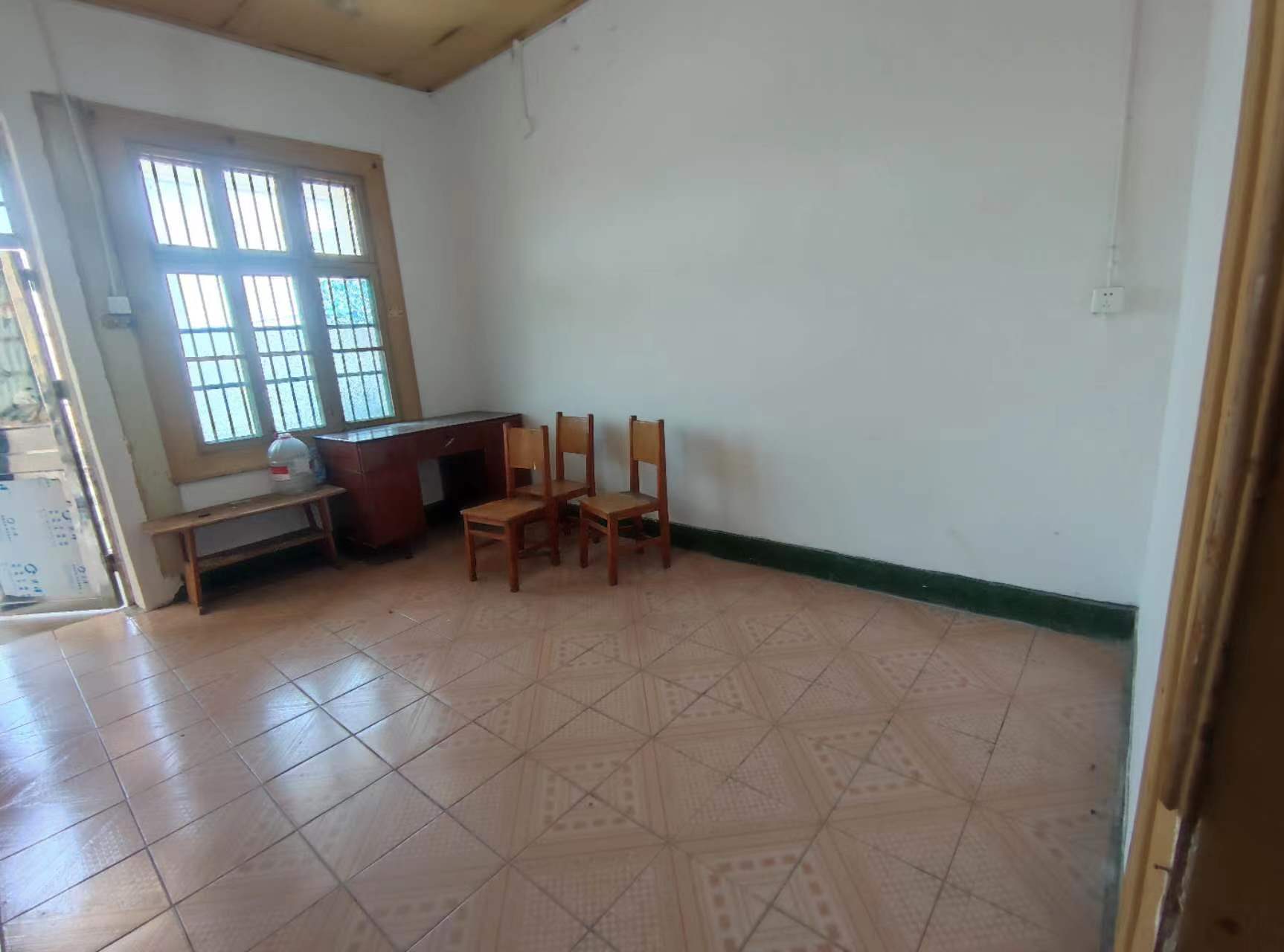 向阳二村 2室2厅1卫 12.0万 向阳二村 2室2厅1卫 12.0万室内图