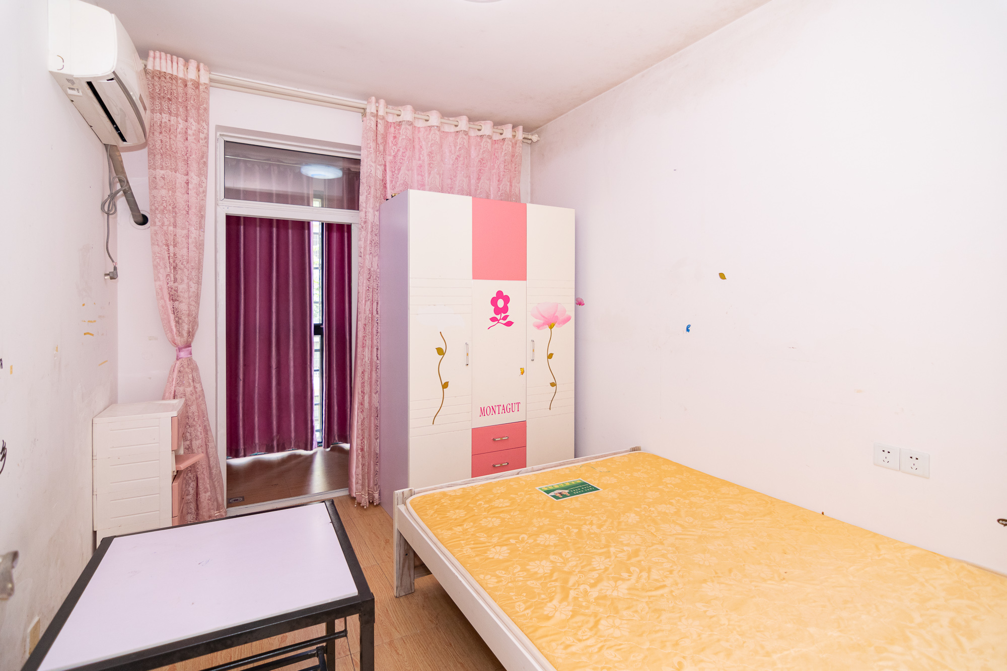 中新森林海 2室2厅1卫 42.8万 中新森林海 2室2厅1卫 42.8万卧室