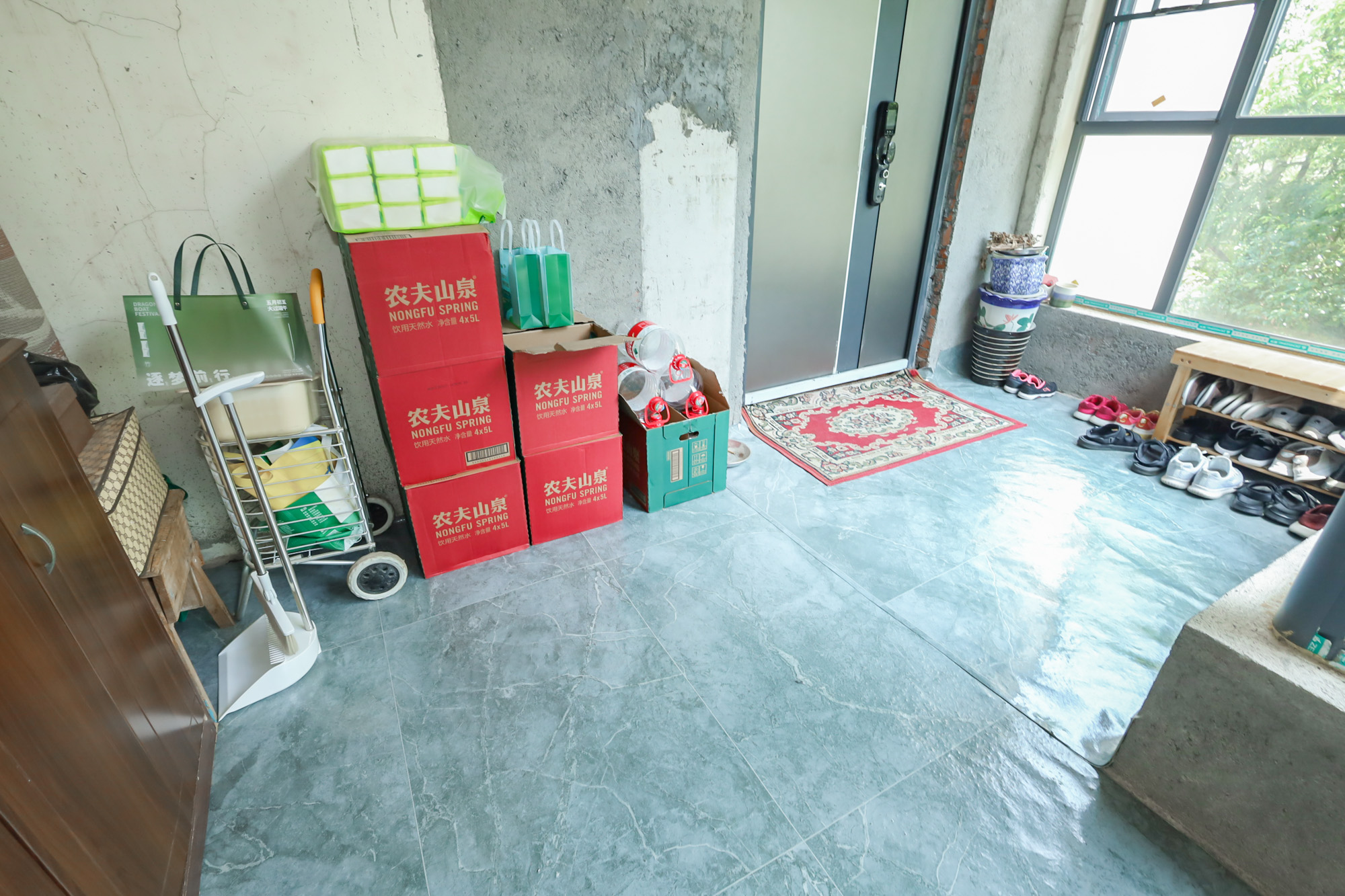 八方小区A区  4室2厅2卫   469.00万其他