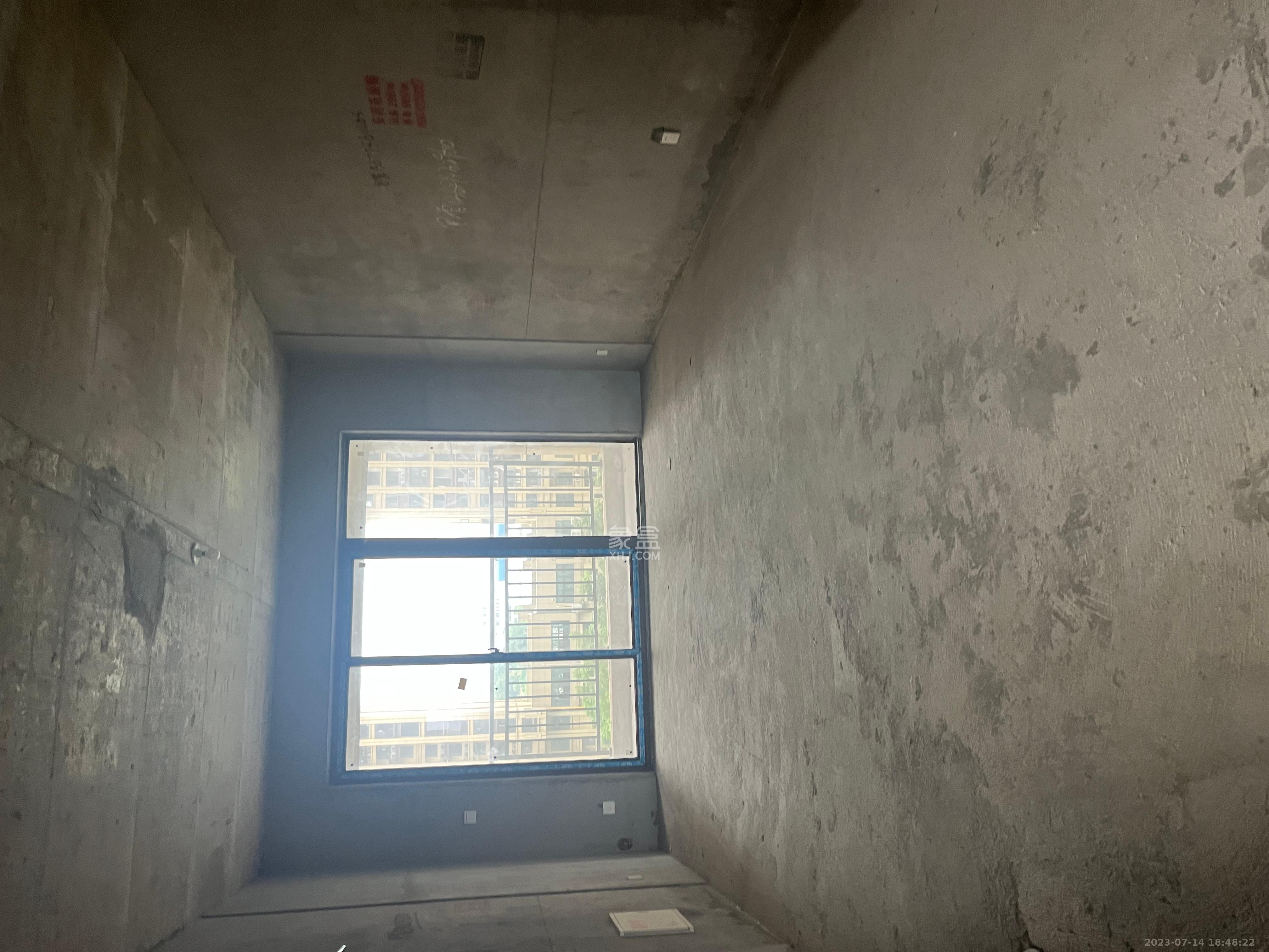 东方美地  3室2厅2卫   1500.00元/月室内图