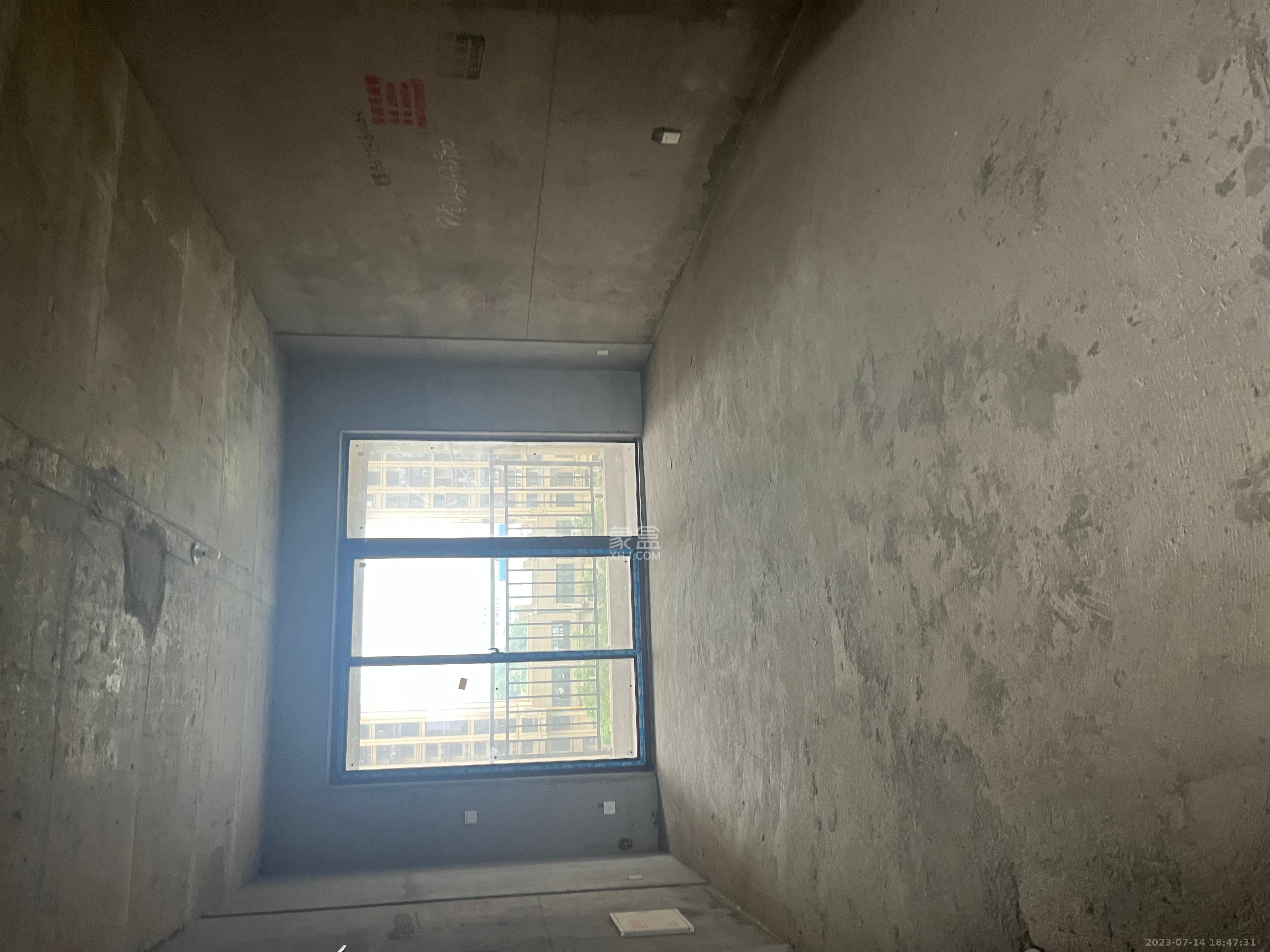 东方美地  3室2厅2卫   1500.00元/月室内图
