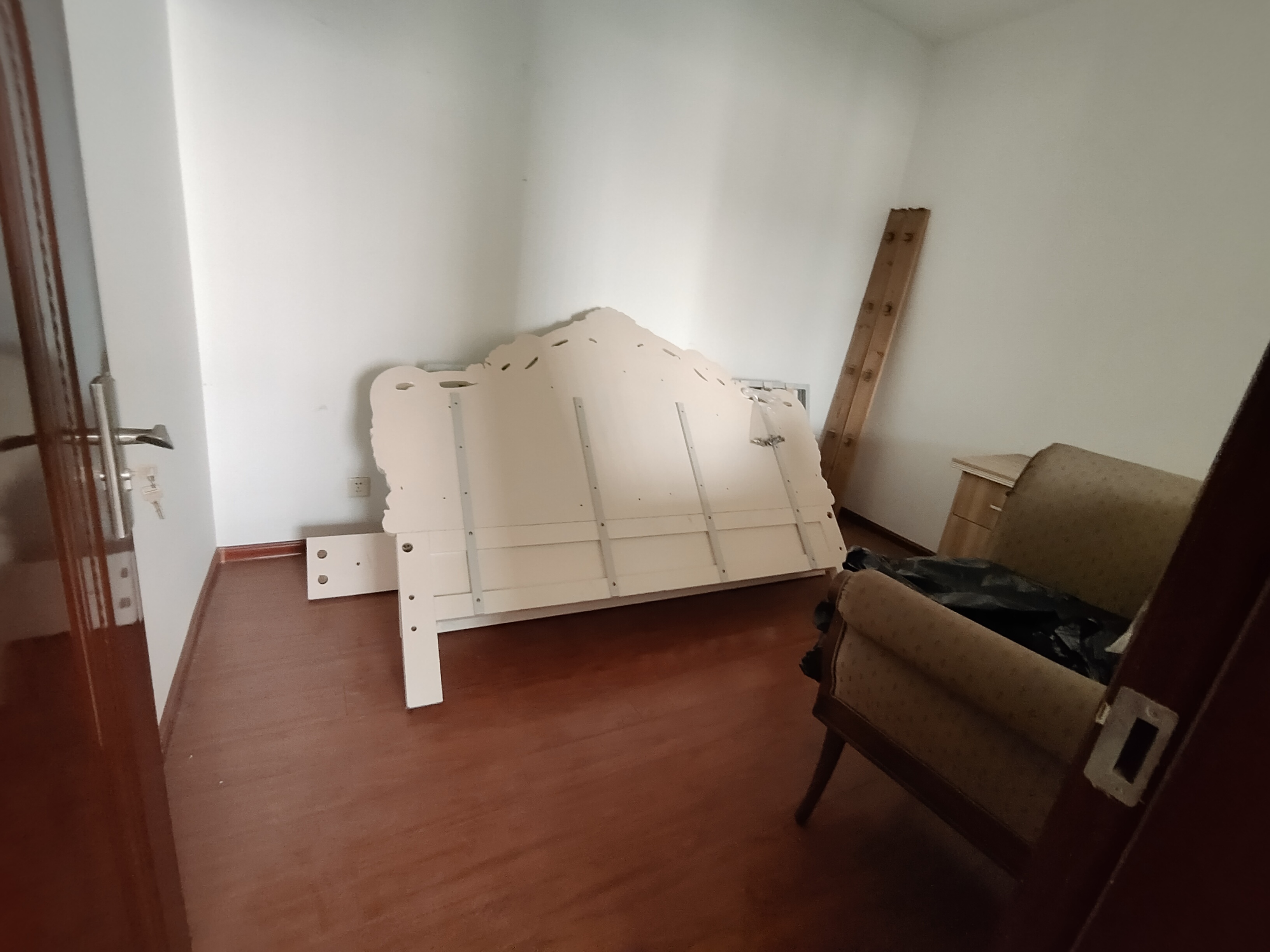 顺鑫佳园 6室2厅1卫 60.0万 顺鑫佳园 6室2厅1卫 60.0万室内图