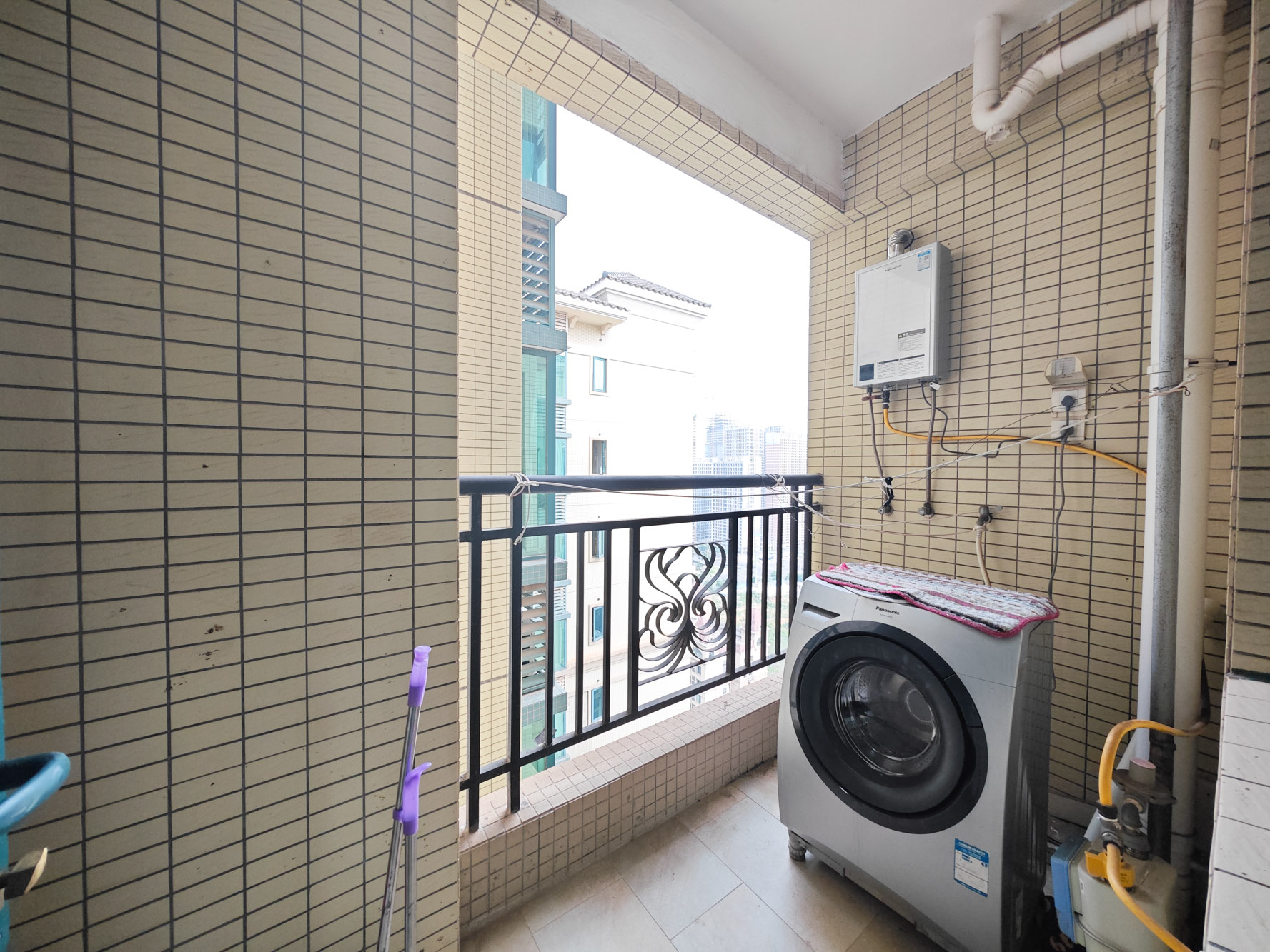 恒大绿洲  3室2厅1卫   140.00万阳台