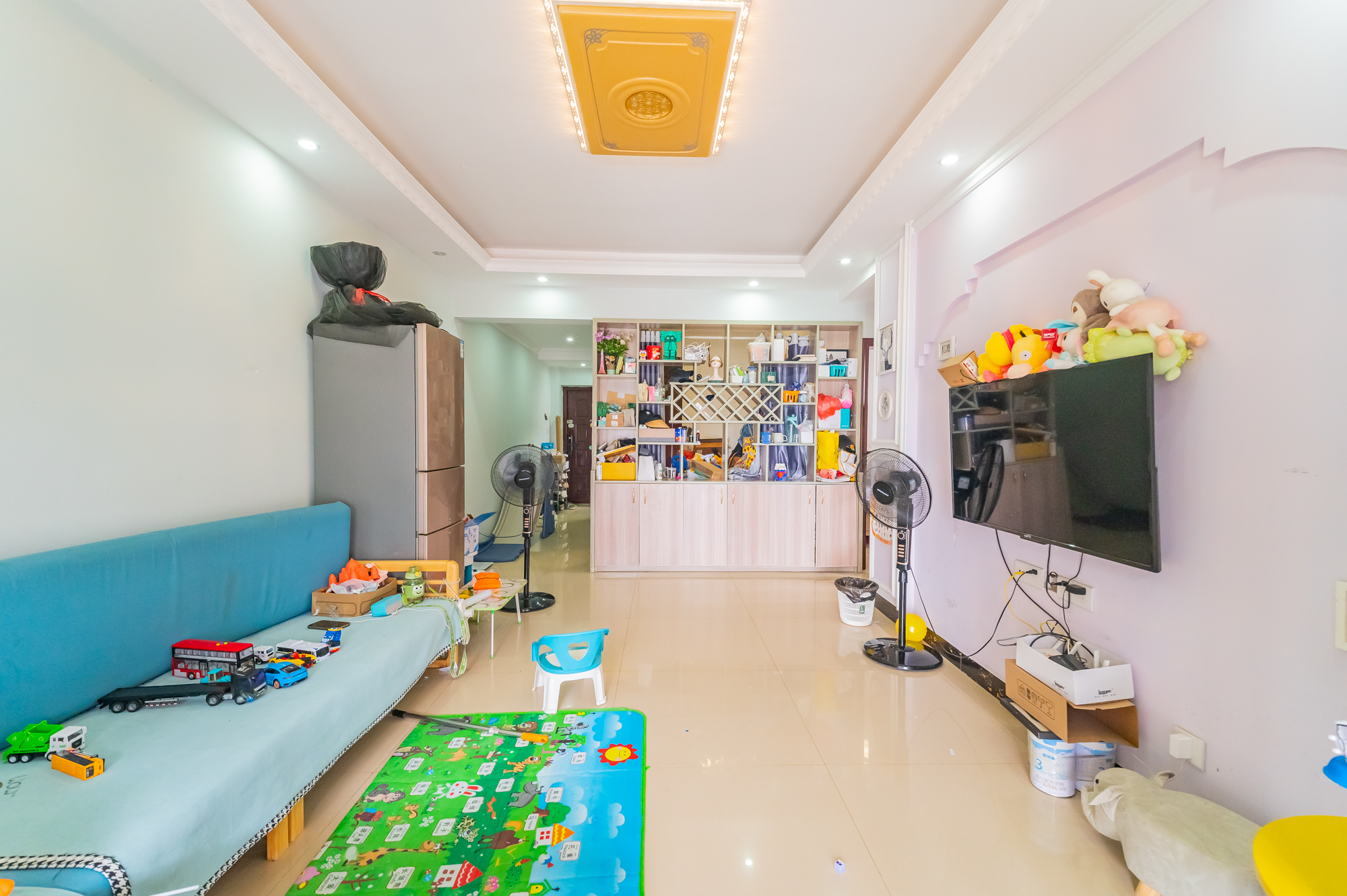 水岸世景 3室2厅1卫 62.8万 水岸世景 3室2厅1卫 62.8万客厅