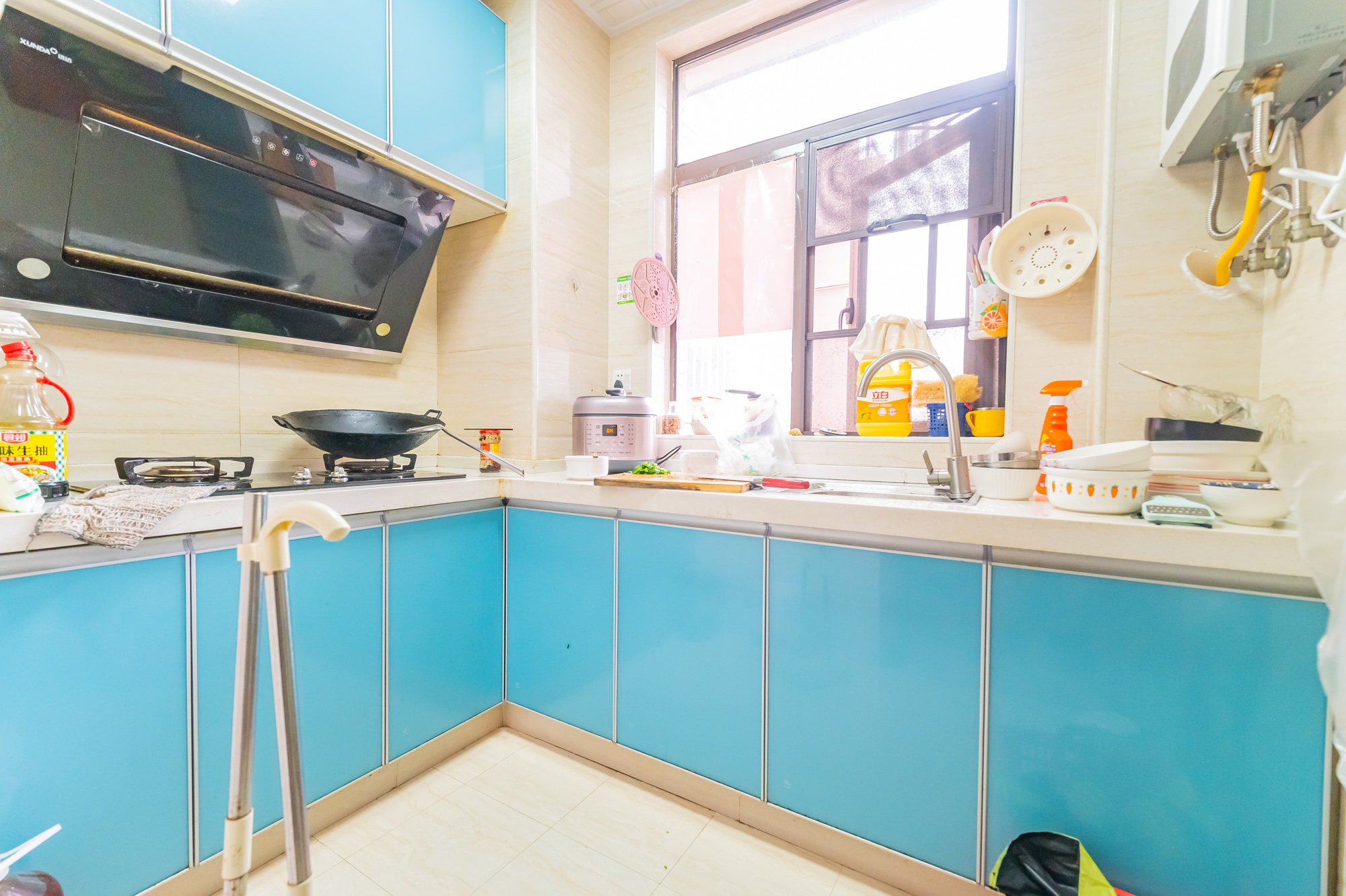 水岸世景 3室2厅1卫 62.8万 水岸世景 3室2厅1卫 62.8万厨房