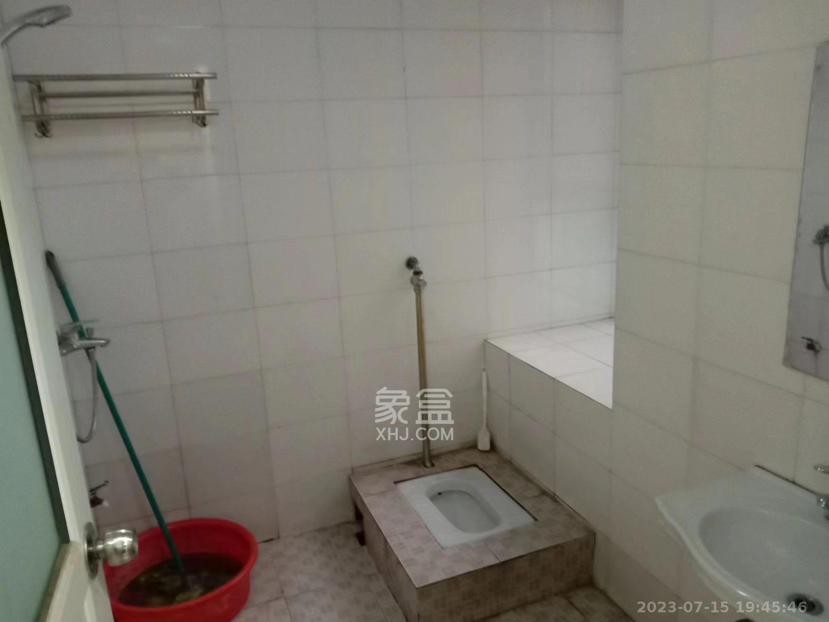 湘江世纪城赏江苑  3室2厅2卫   2500.00元/月室内图