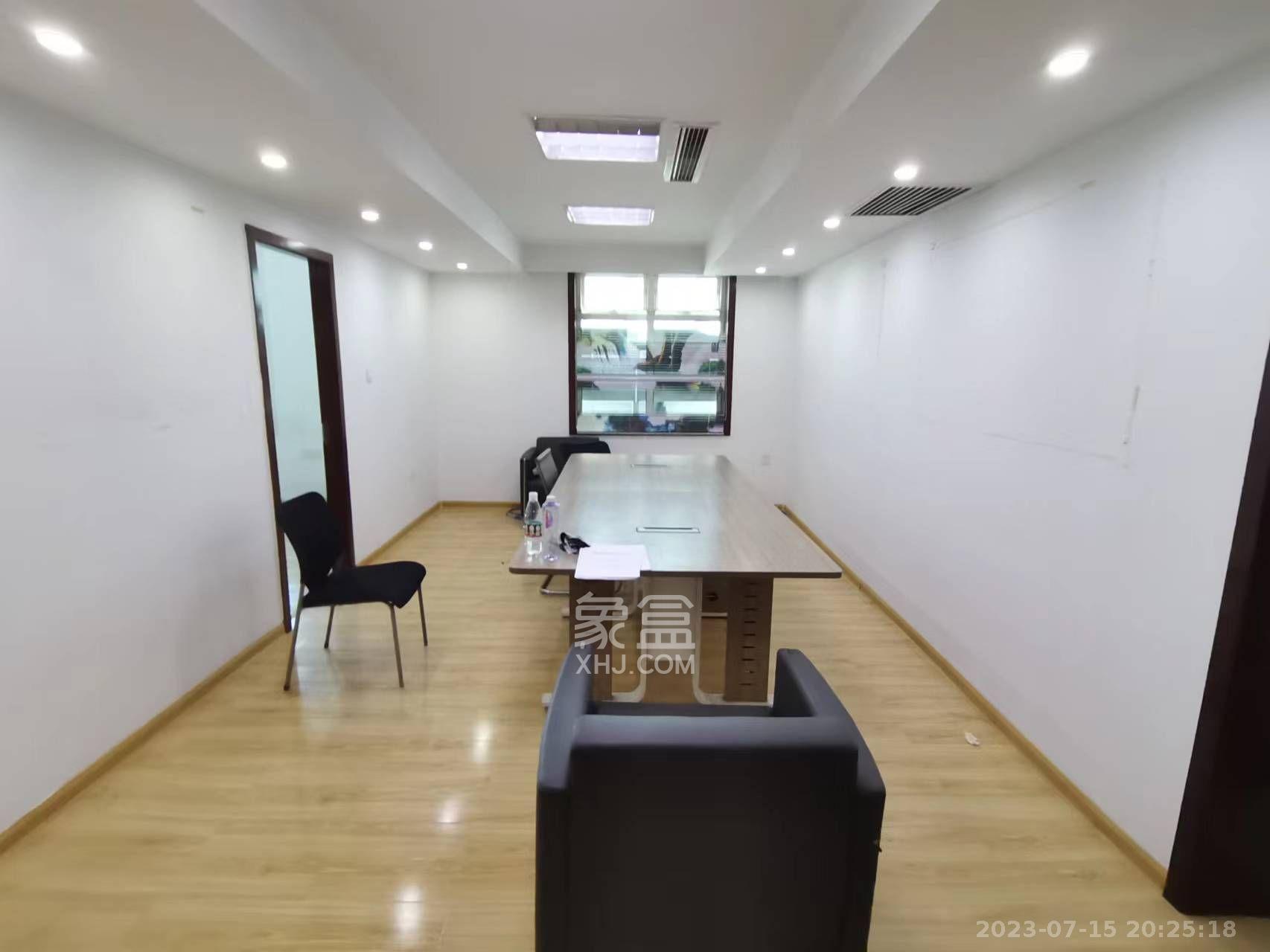 顺天城  4室2厅1卫   5800.00元/月室内图