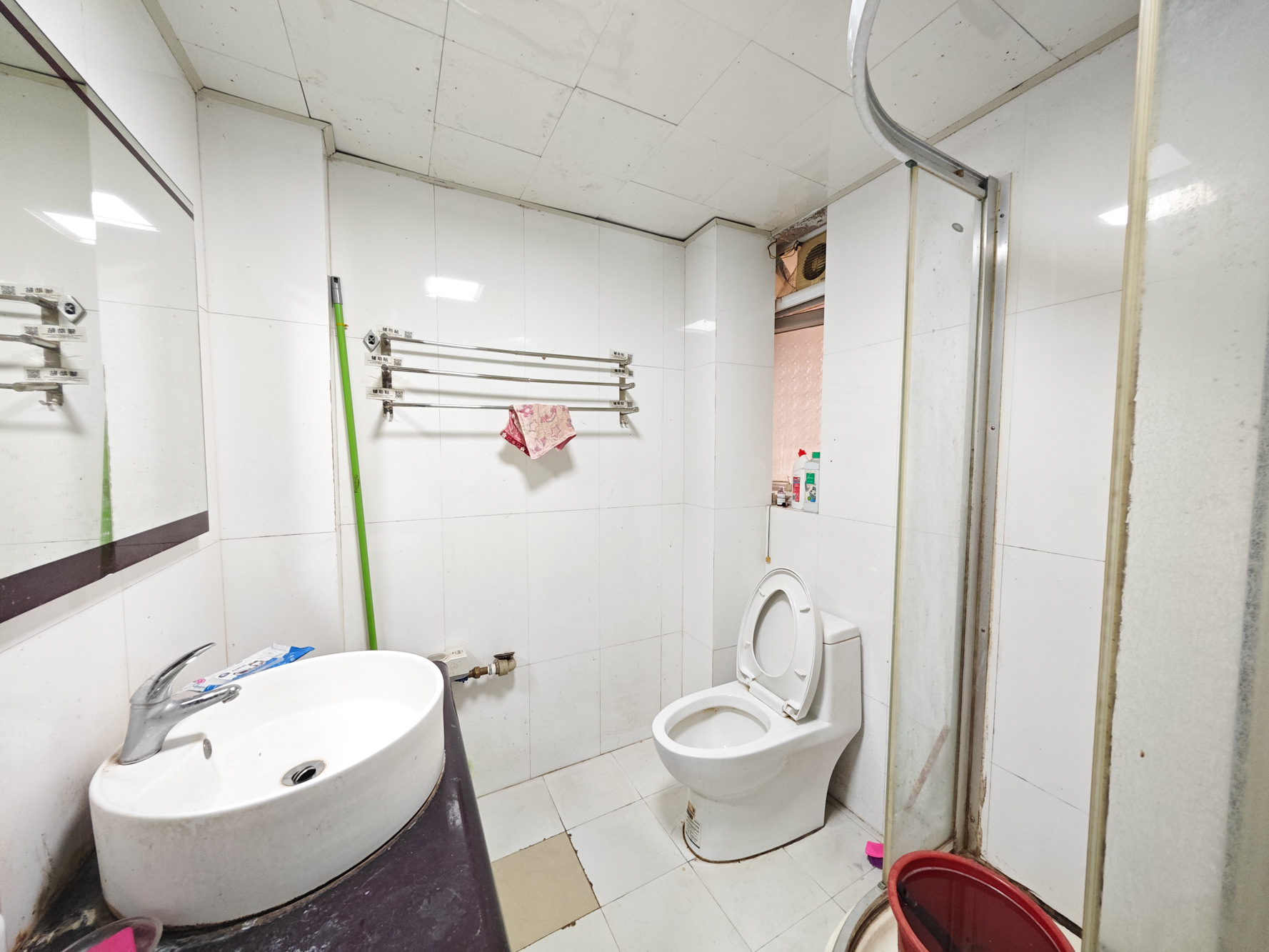 阳光嘉园  5室2厅3卫    285.0万卫生间